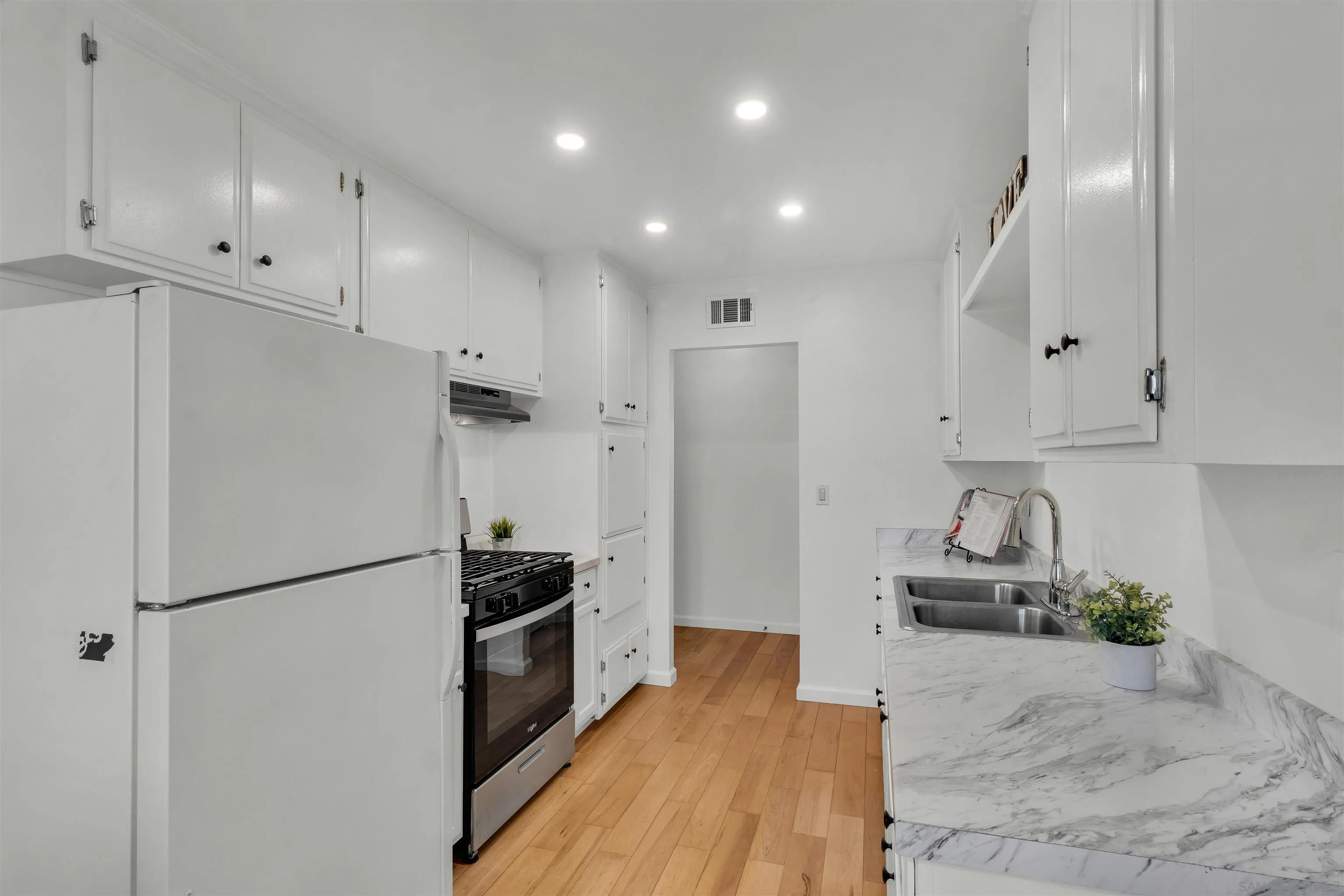 https://cdn.realtyfeed.com/cdn/127/260012334/f6c0310a62260cf983c206208042a6fd.webp