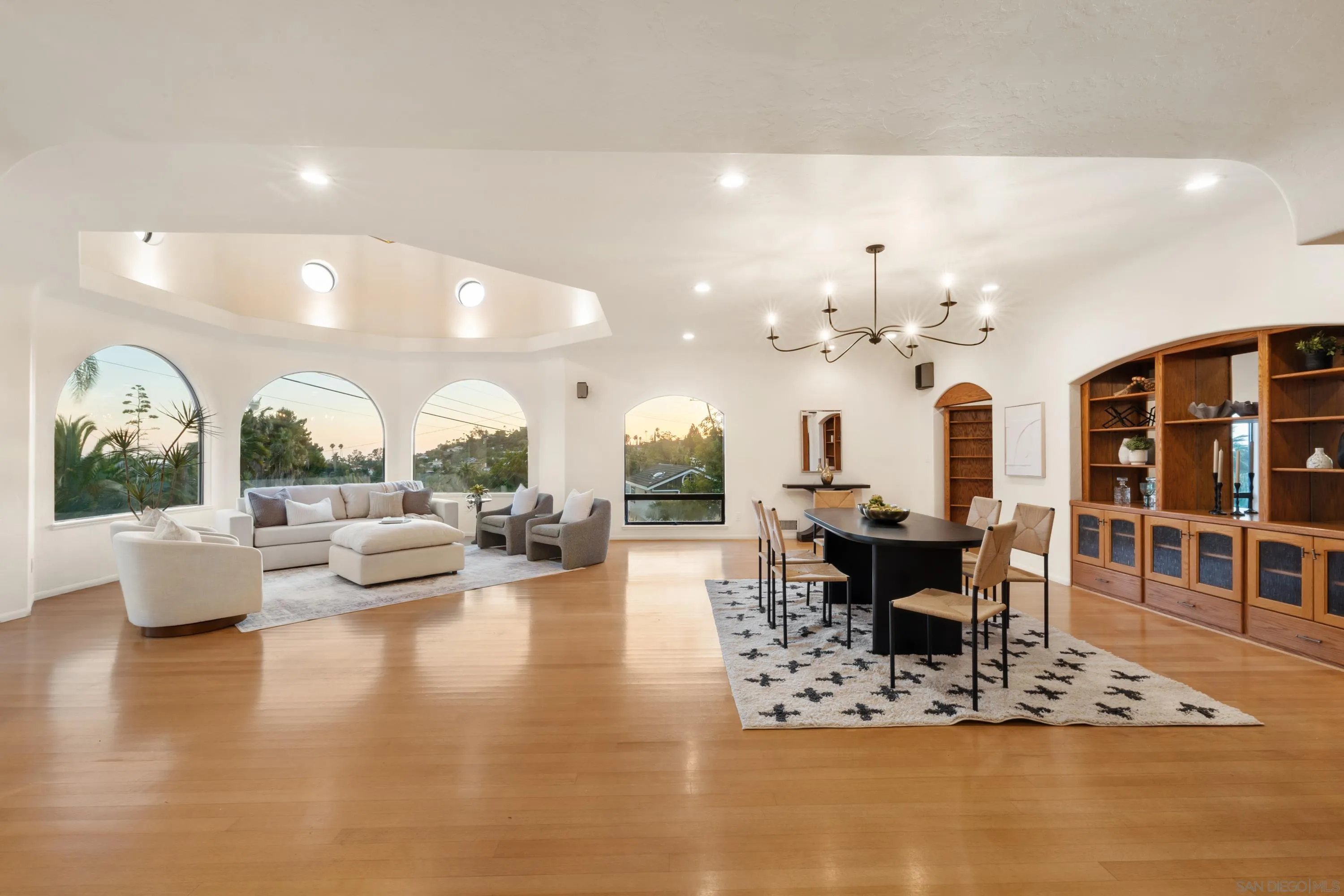 https://cdn.realtyfeed.com/cdn/127/260012335/188c0f80062167b9c4f8df29cac8a2fe.webp