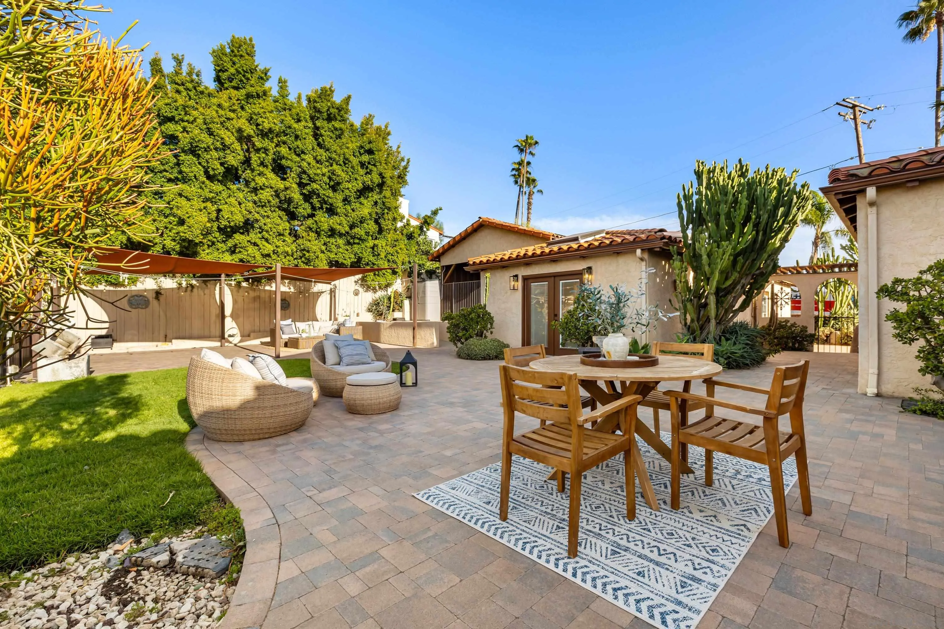 https://cdn.realtyfeed.com/cdn/127/260012335/48f751626f1547e161eec6db1739e02f.webp