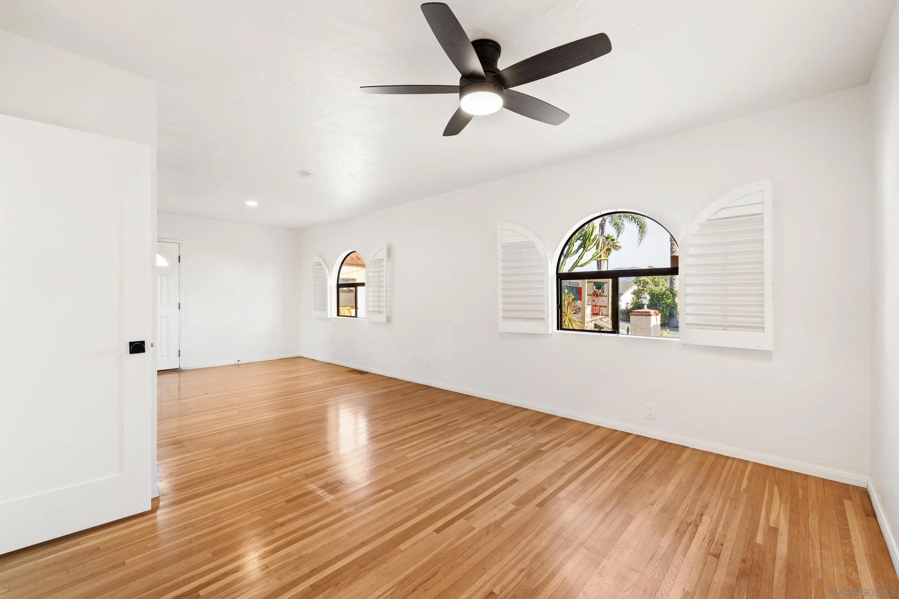 https://cdn.realtyfeed.com/cdn/127/260012335/7a30aafefc9df761ef693bc03e7b97b6.webp