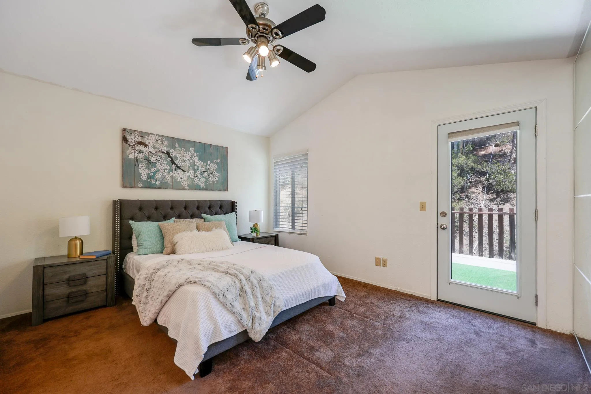 https://cdn.realtyfeed.com/cdn/127/260012336/33a02eab4eb23ab3833bb4022f581460.webp