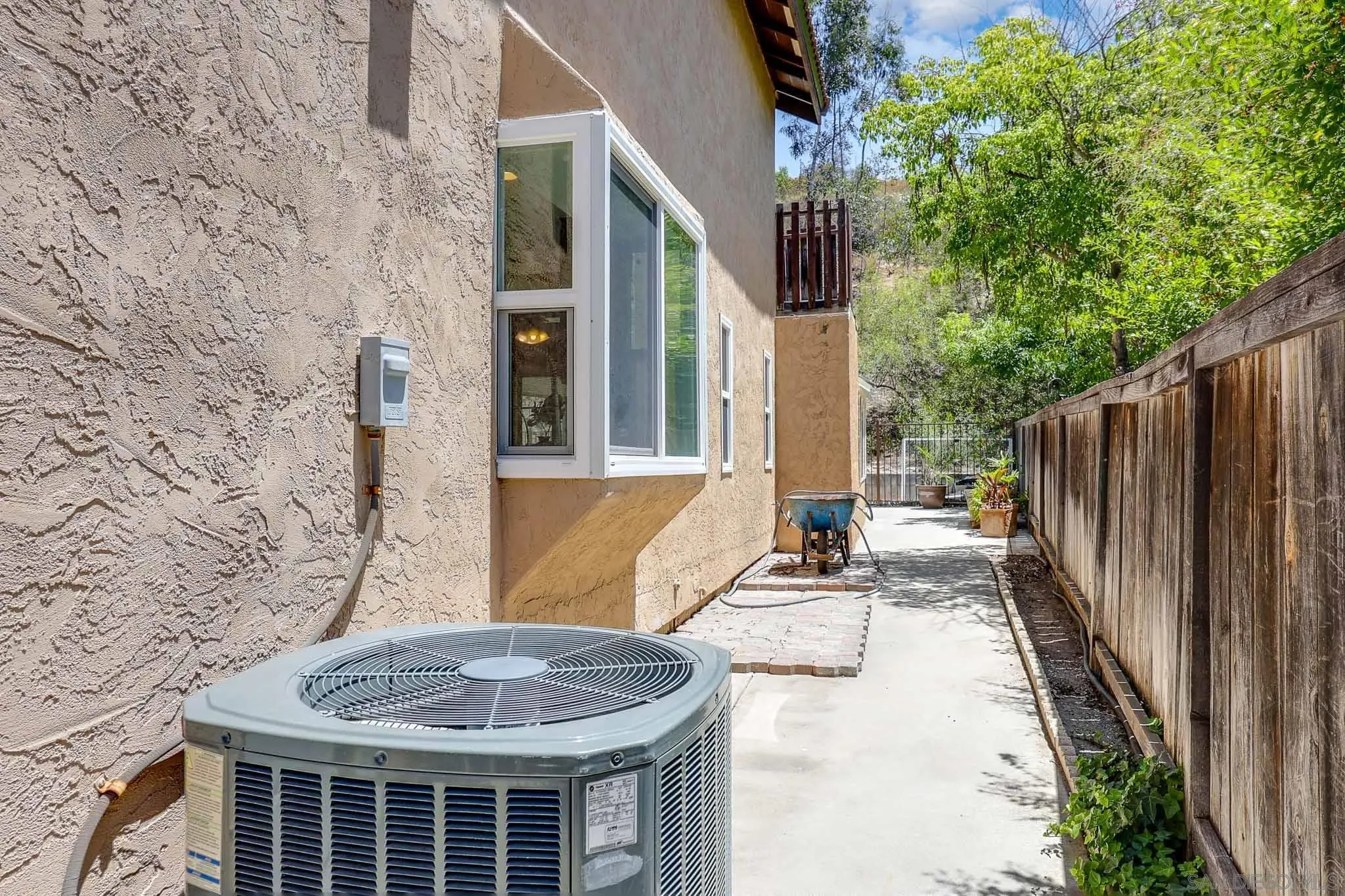 https://cdn.realtyfeed.com/cdn/127/260012336/3536279b699b899abf167597d35ebb09.webp