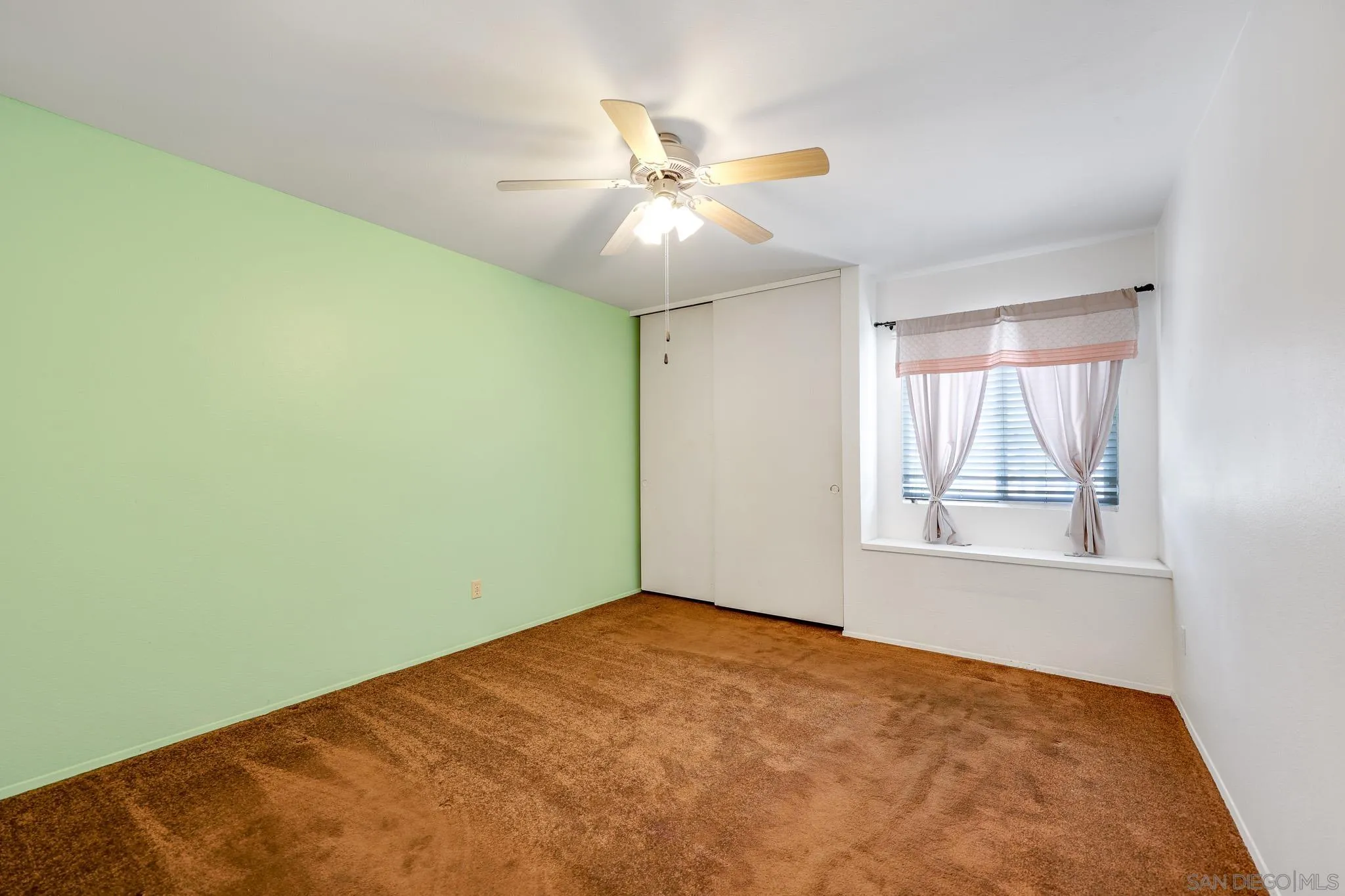 https://cdn.realtyfeed.com/cdn/127/260012336/47ba735331892b45bbbc43df6941b3f6.webp