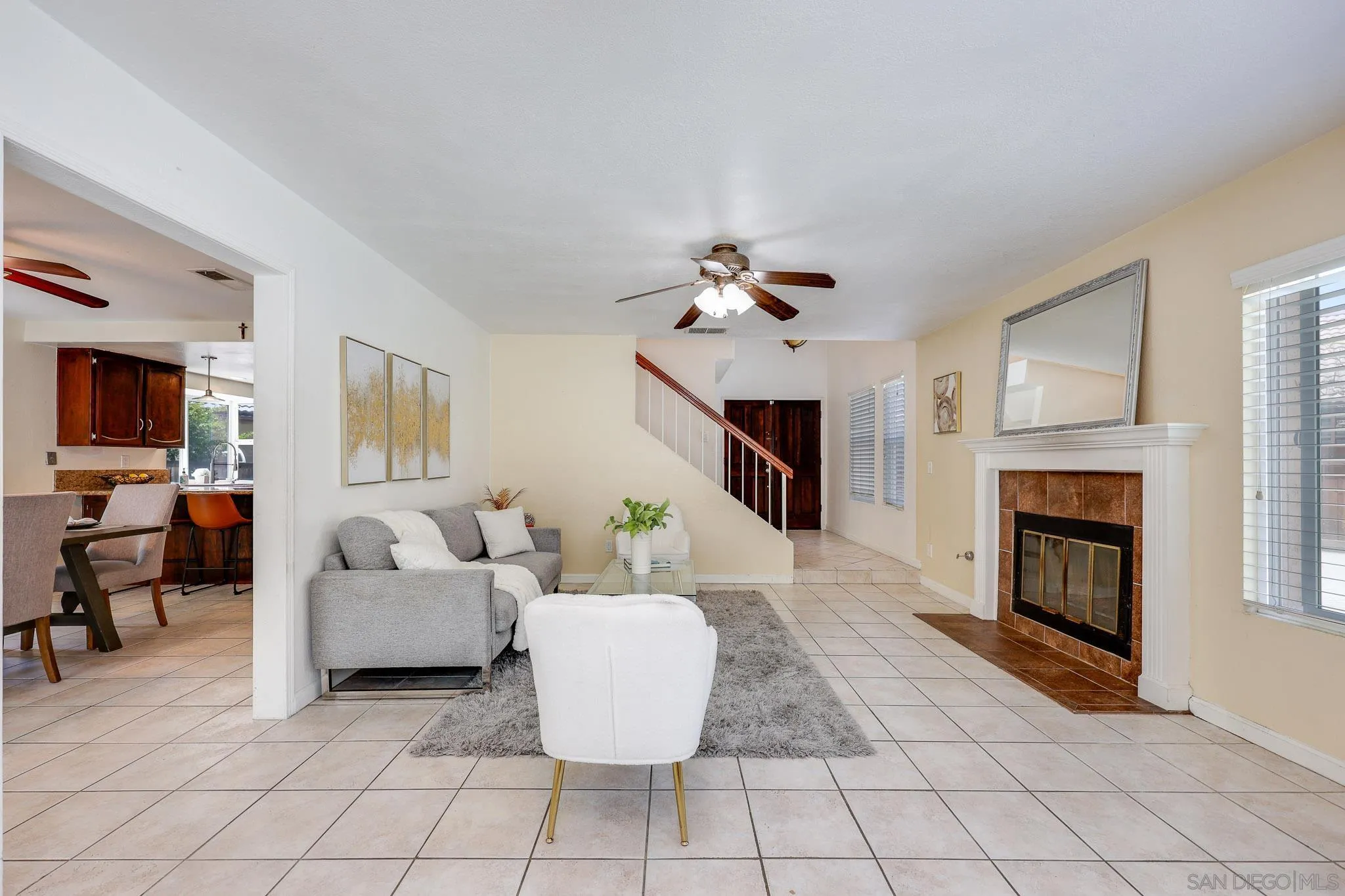 https://cdn.realtyfeed.com/cdn/127/260012336/84e7f50a49b9c3194d791e8328e38816.webp