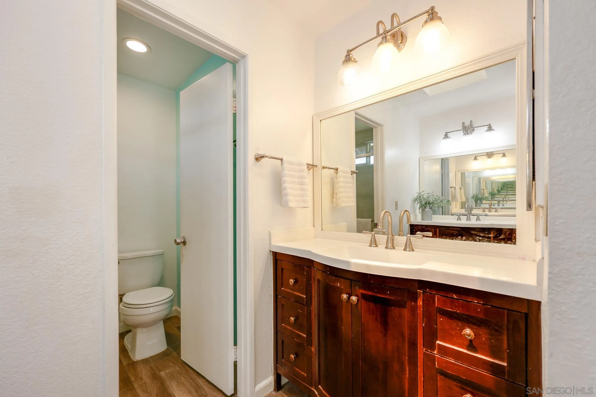 https://cdn.realtyfeed.com/cdn/127/260012336/9e6c0fefc77eba189115e1033bae8034.webp