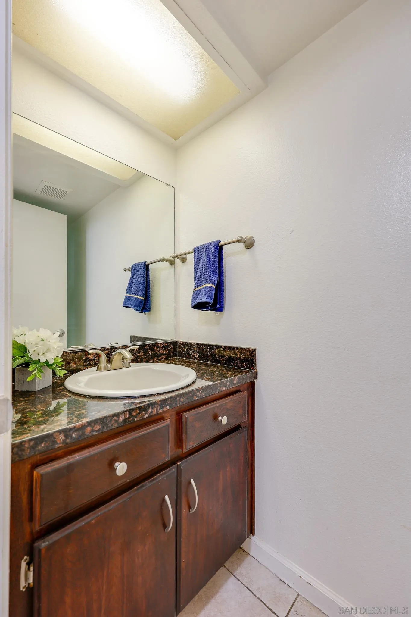 https://cdn.realtyfeed.com/cdn/127/260012336/b0ff4b8e89b8befb1fe19ce25c20ad40.webp