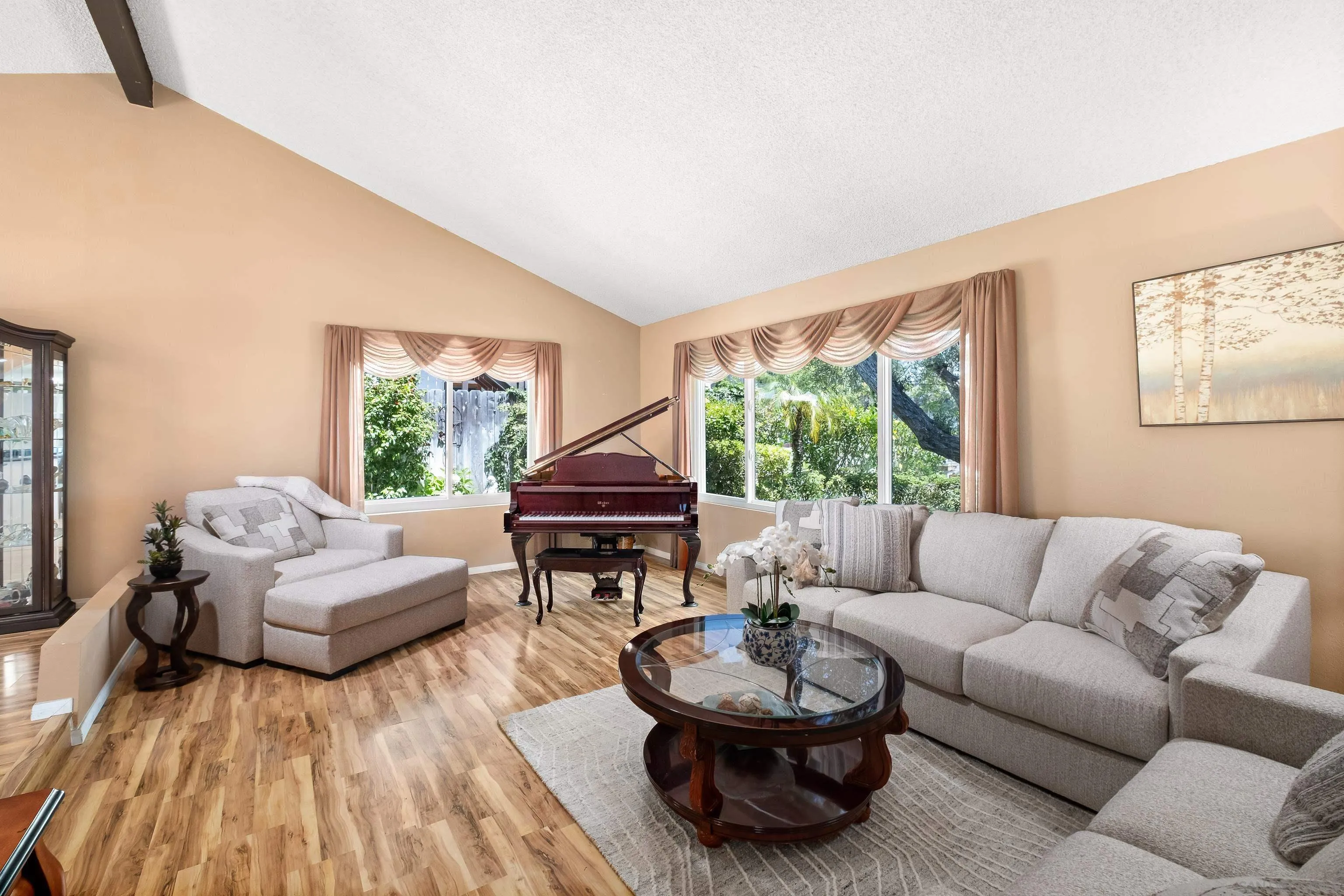 https://cdn.realtyfeed.com/cdn/127/260012342/12064dfa57106e1e6e6f334e693bce8b.webp