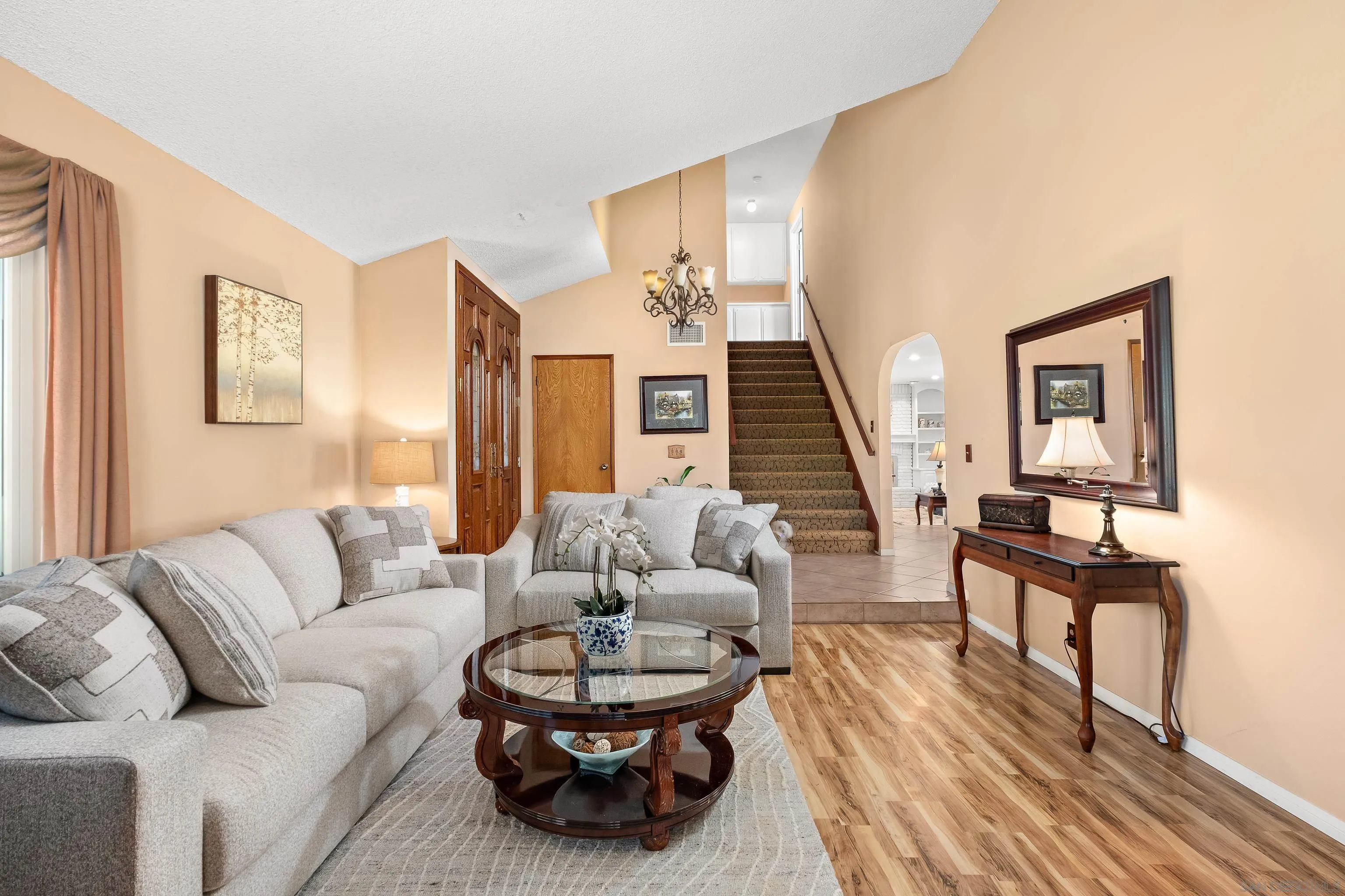 https://cdn.realtyfeed.com/cdn/127/260012342/19c9963e468bf8dff346bfcd67bd13f4.webp