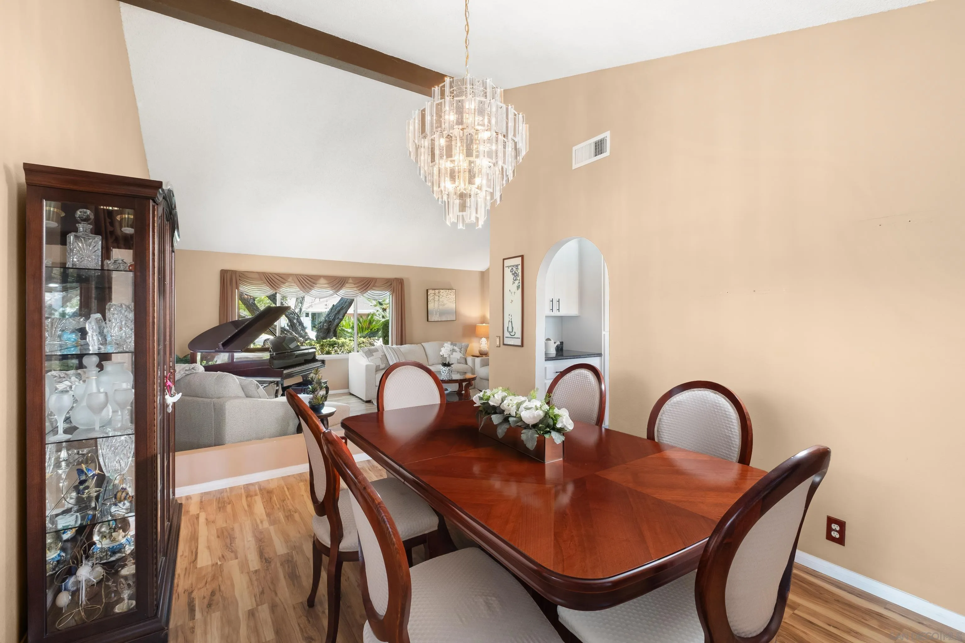 https://cdn.realtyfeed.com/cdn/127/260012342/5d0eaf02c99092fb09caaf04f867a48f.webp