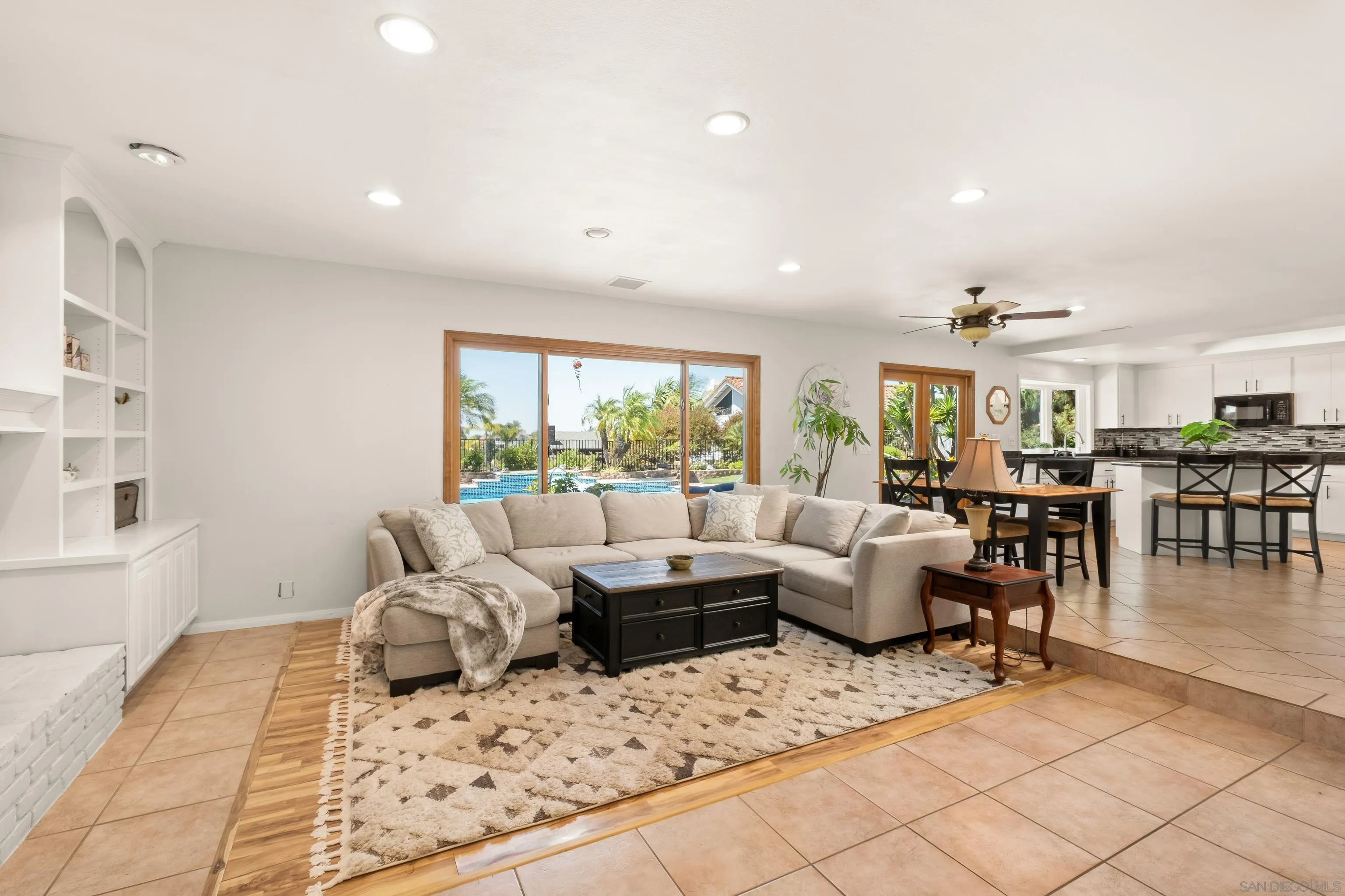 https://cdn.realtyfeed.com/cdn/127/260012342/777e5f8d0da863feaeeac6ab230eb5da.webp