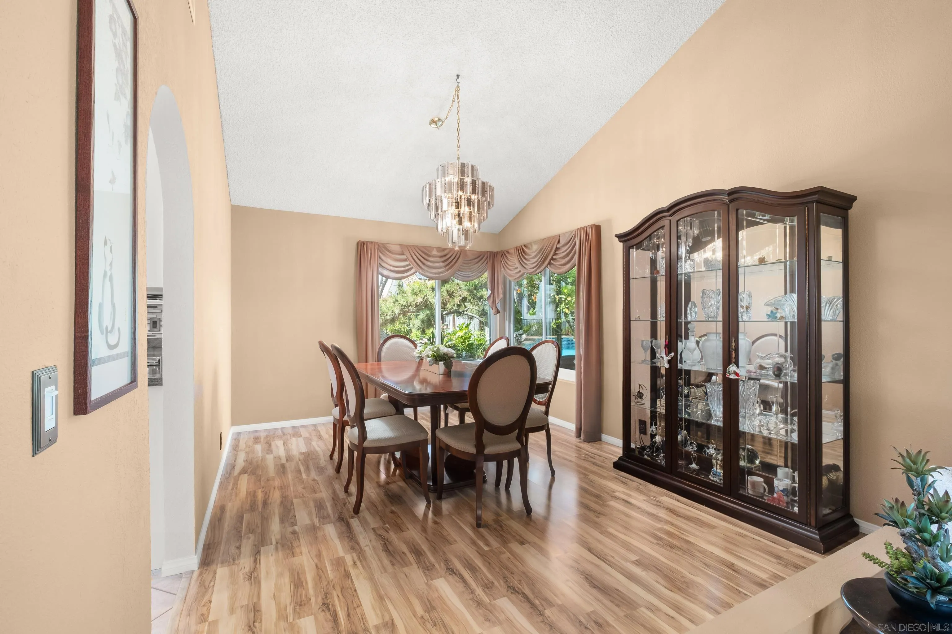 https://cdn.realtyfeed.com/cdn/127/260012342/b9d85ff86a8accb1d10678962124b66d.webp