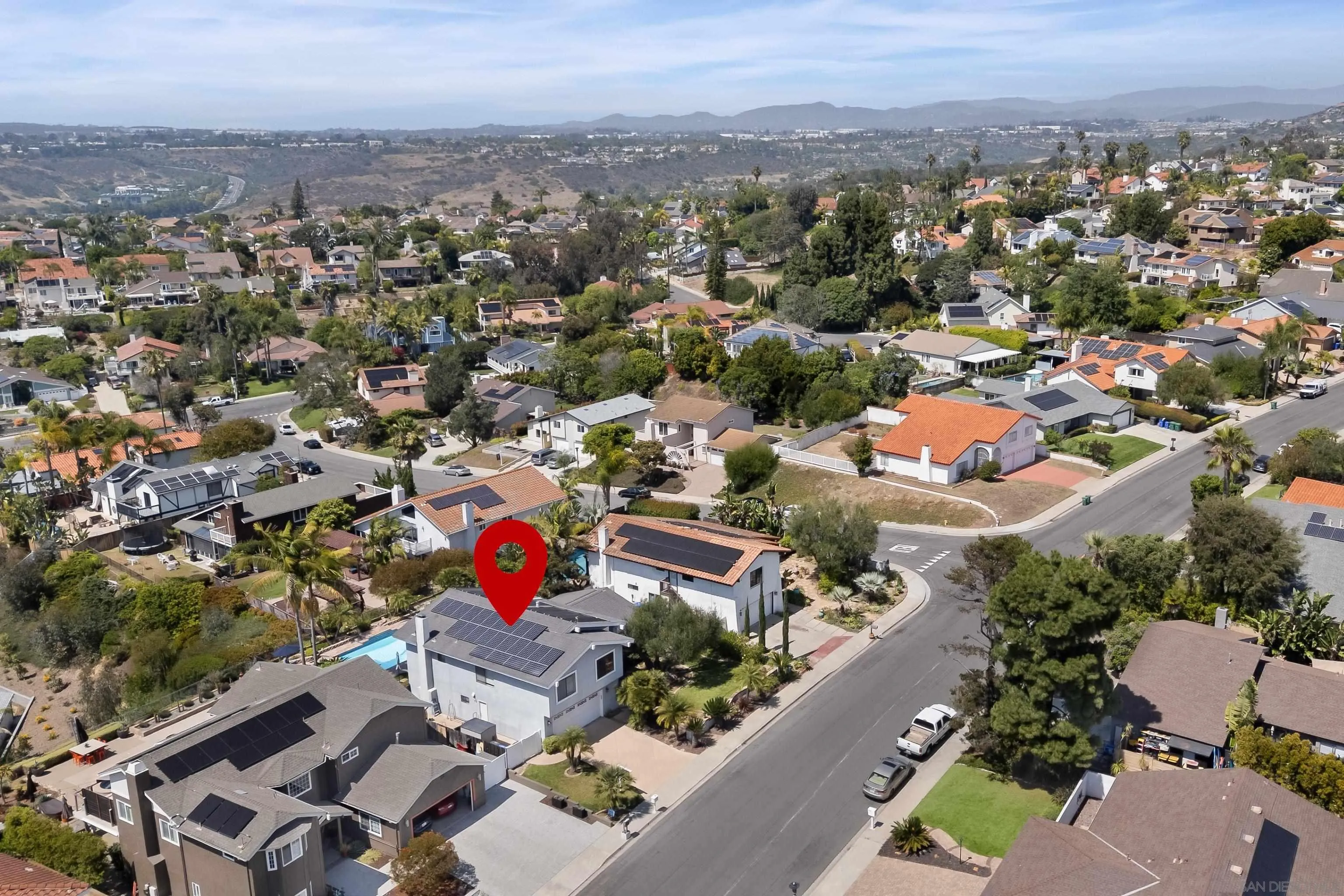 https://cdn.realtyfeed.com/cdn/127/260012342/bb7f2a2522d769a10153fd363c28ff8b.webp