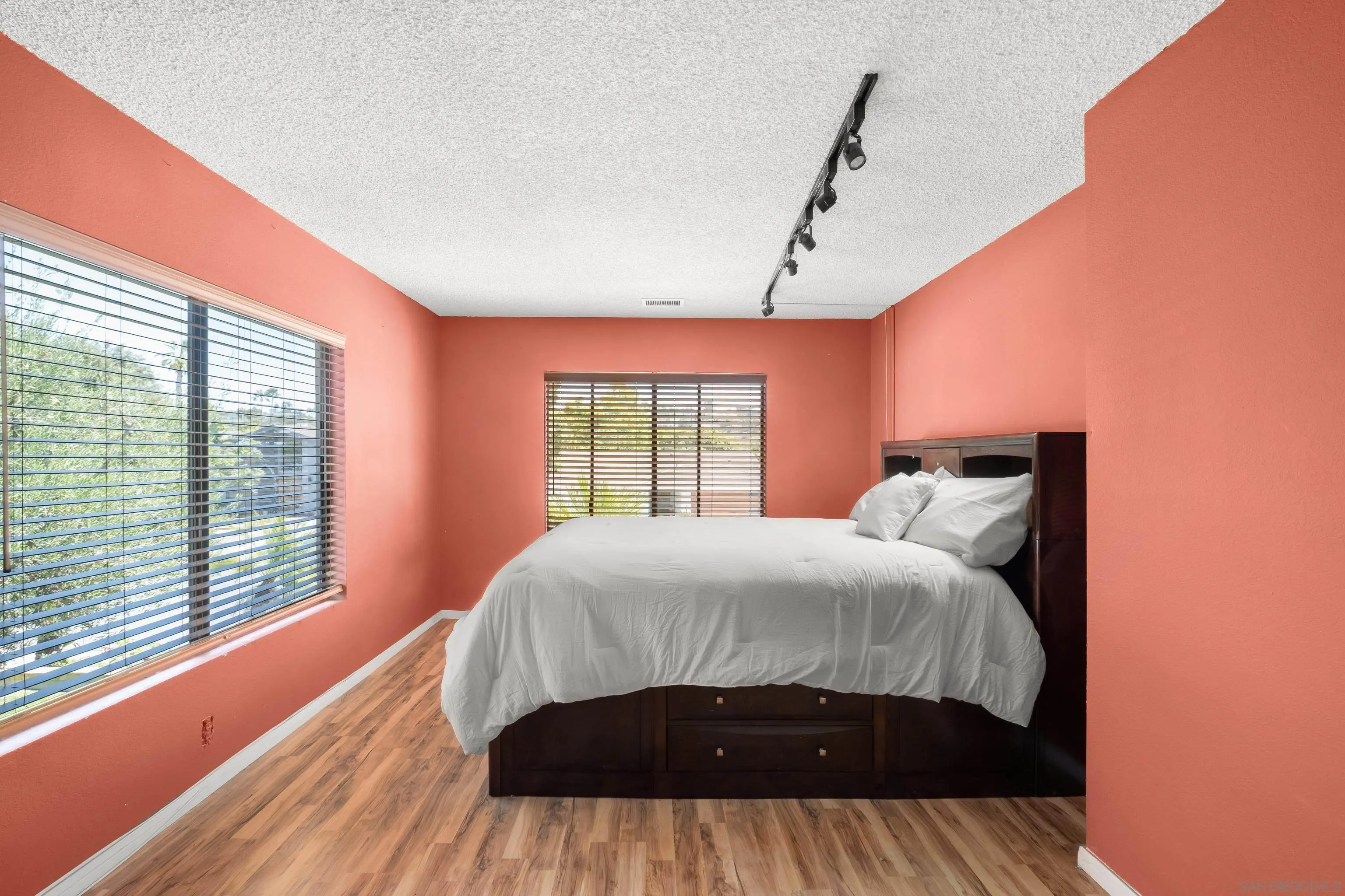 https://cdn.realtyfeed.com/cdn/127/260012342/daf429a34787aa752a1f0e28b8c28501.webp
