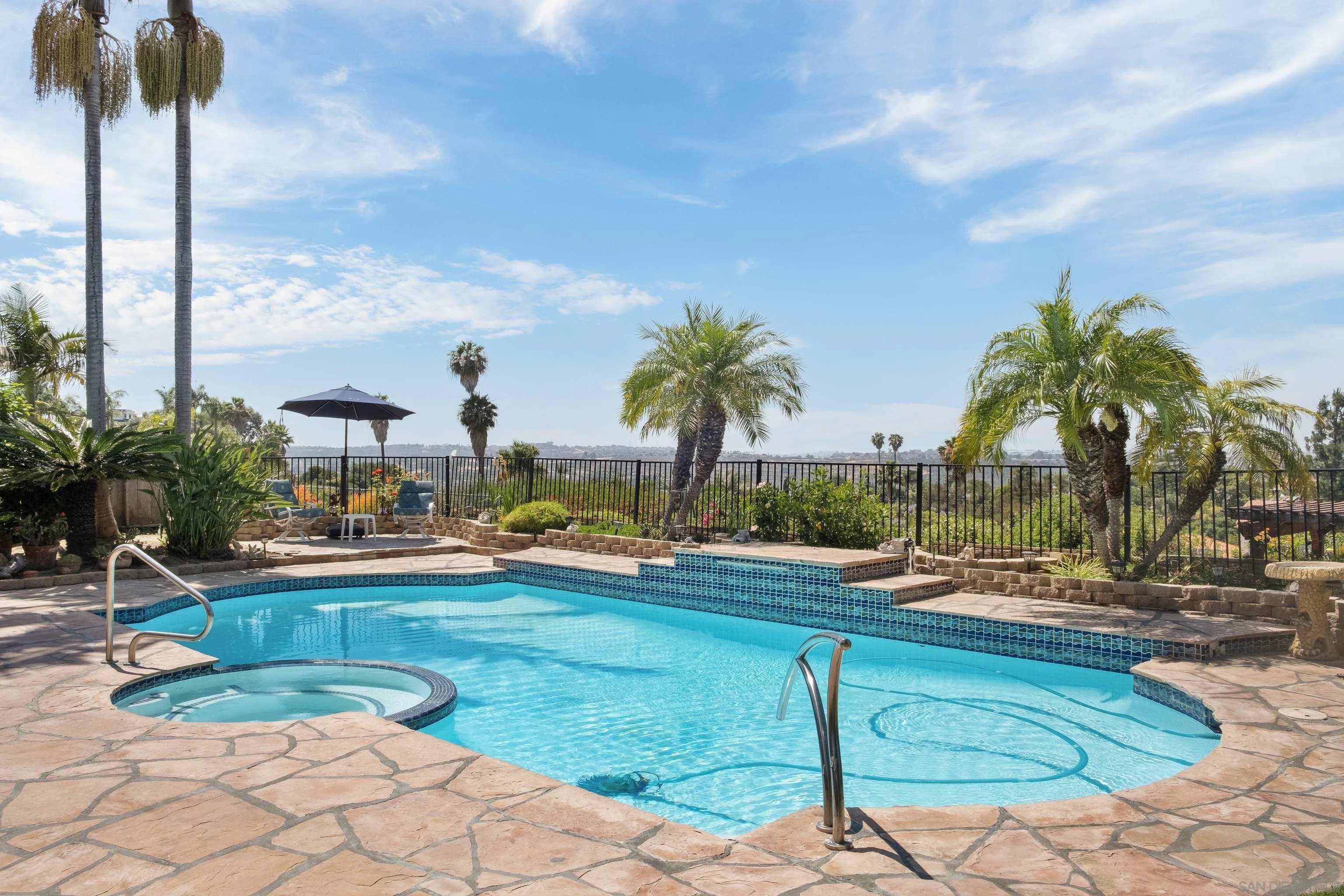 https://cdn.realtyfeed.com/cdn/127/260012342/dcab895b219158e4d0144106df4dee09.webp