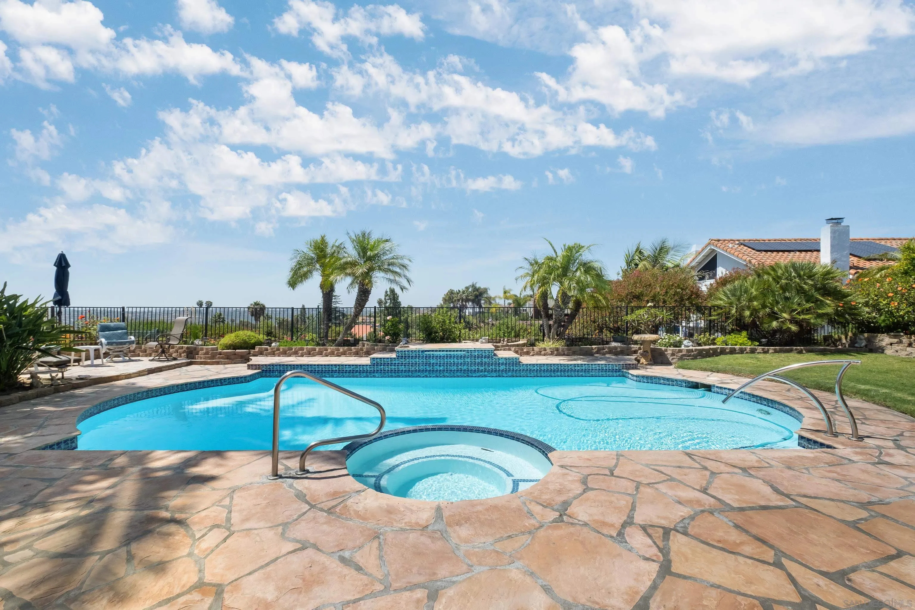 https://cdn.realtyfeed.com/cdn/127/260012342/f874910ead0896ce55c2b3070d0b9122.webp