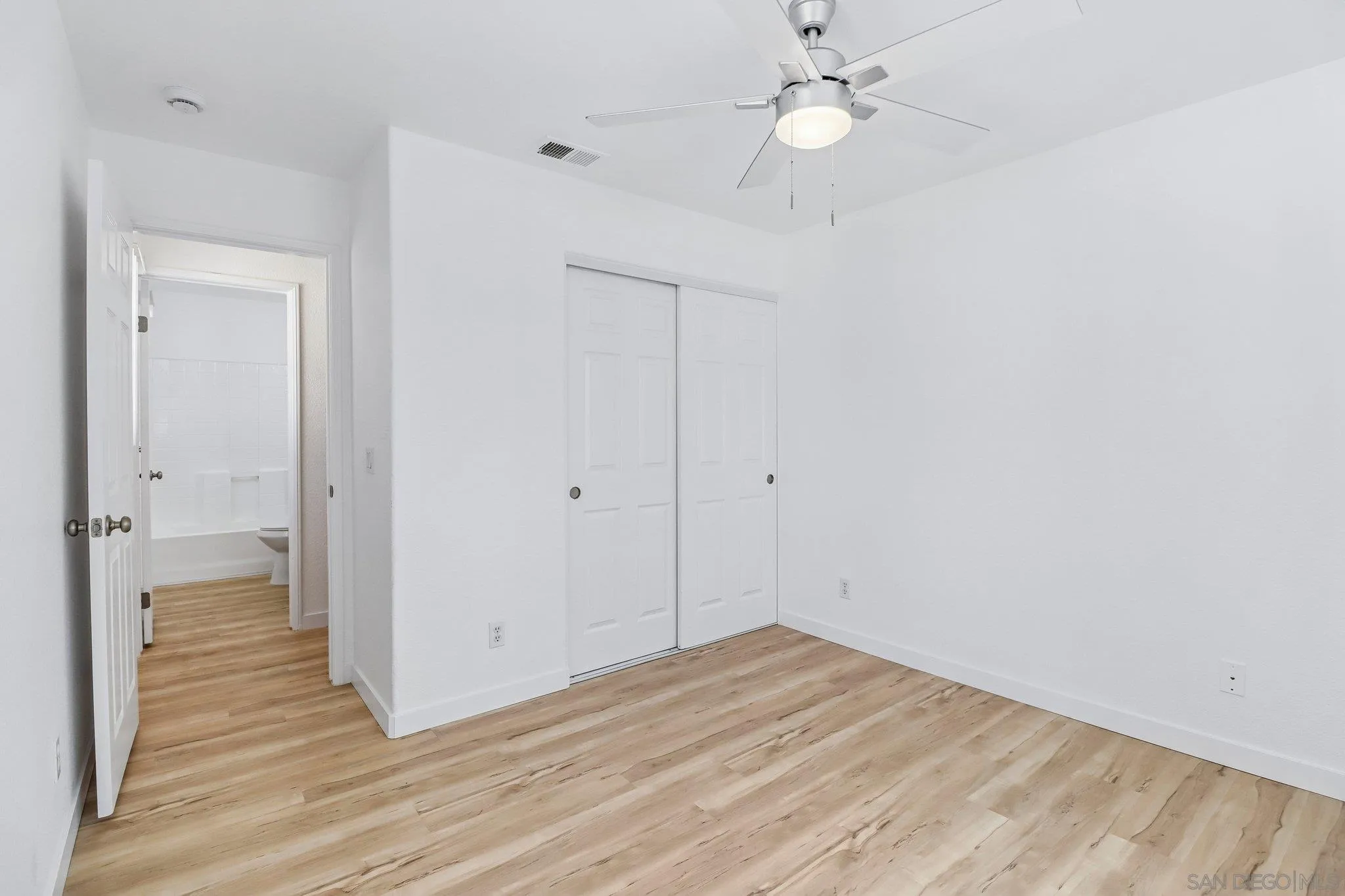 https://cdn.realtyfeed.com/cdn/127/260012344/21a132962932e521e0e29aa1272743ff.webp