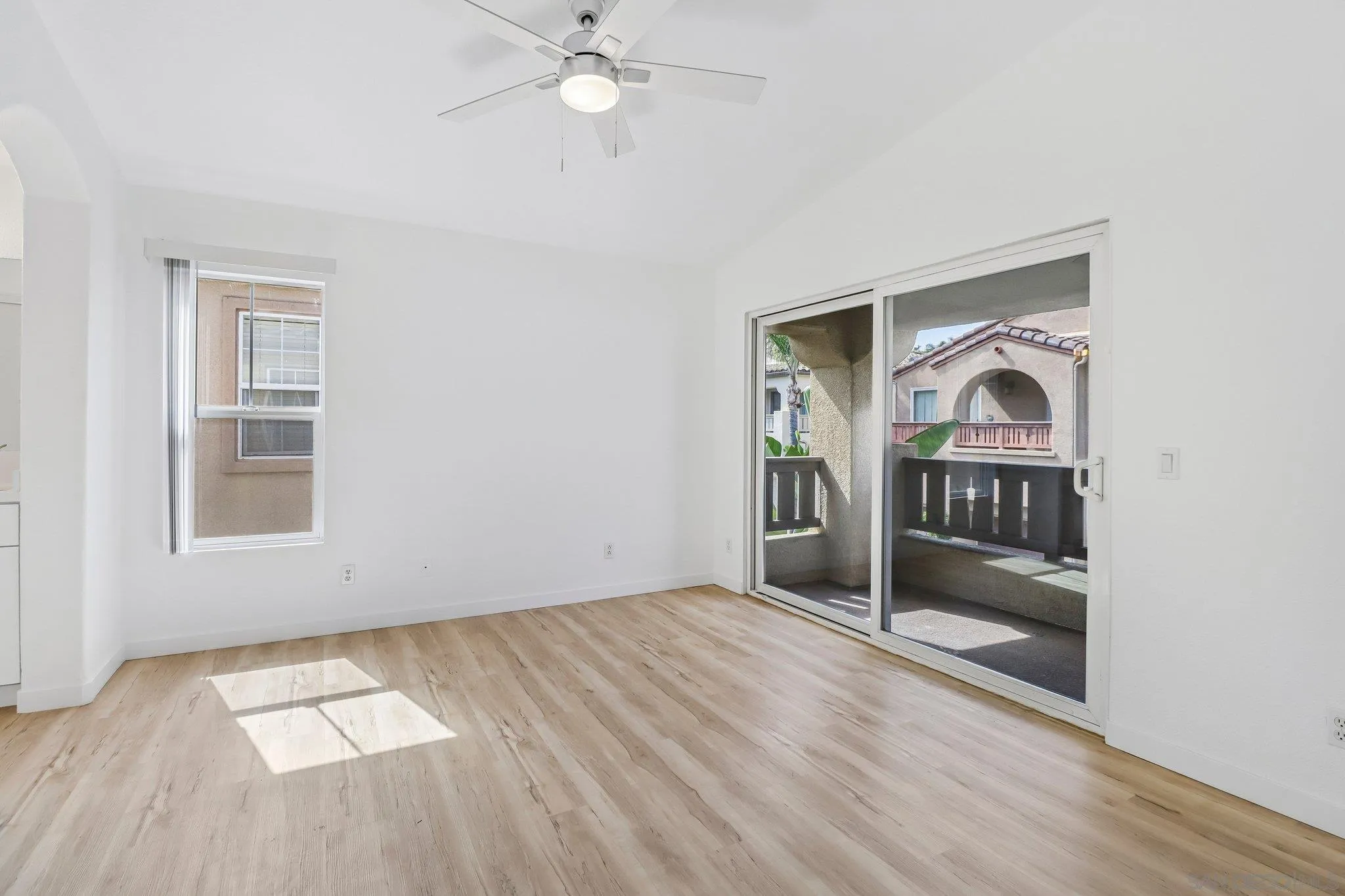 https://cdn.realtyfeed.com/cdn/127/260012344/43675cfec2a3a83a3387b83b9ac799b9.webp