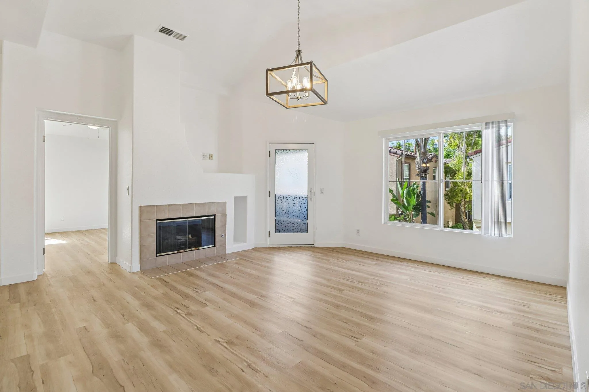 https://cdn.realtyfeed.com/cdn/127/260012344/5b78249711ea83e1df5c0fbceac4f32f.webp