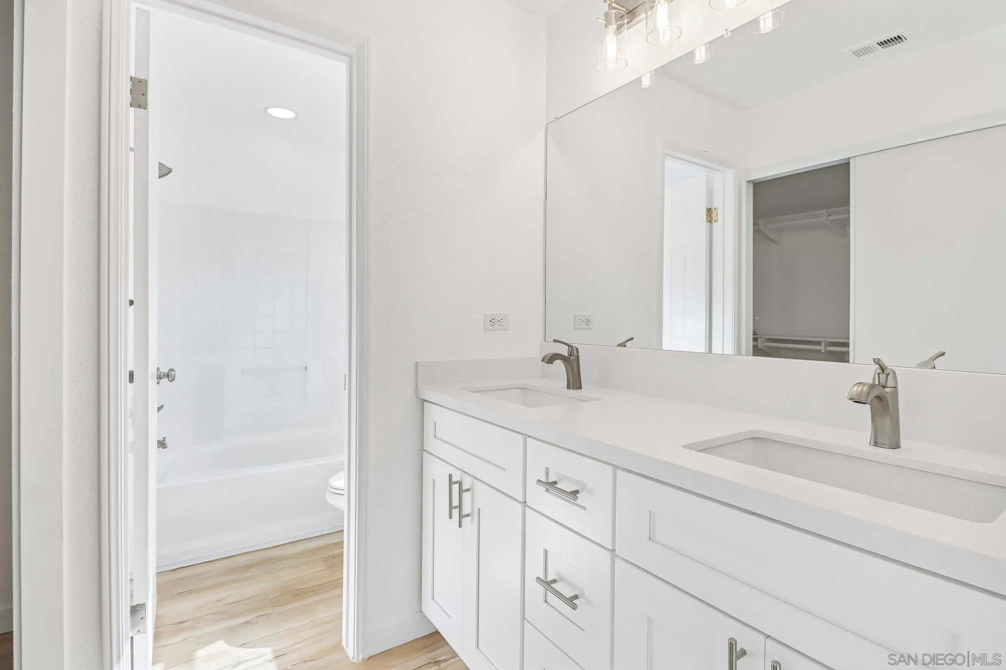 https://cdn.realtyfeed.com/cdn/127/260012344/659dce2033699a0f251331c900af03b6.webp
