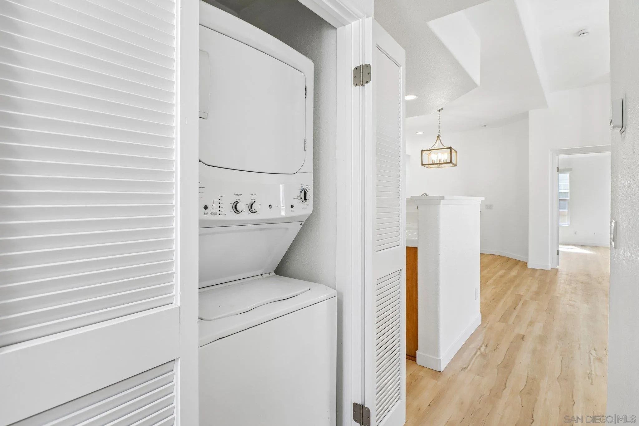 https://cdn.realtyfeed.com/cdn/127/260012344/ba9fd1f0f1a86ffd453cb9e36eae4f0b.webp