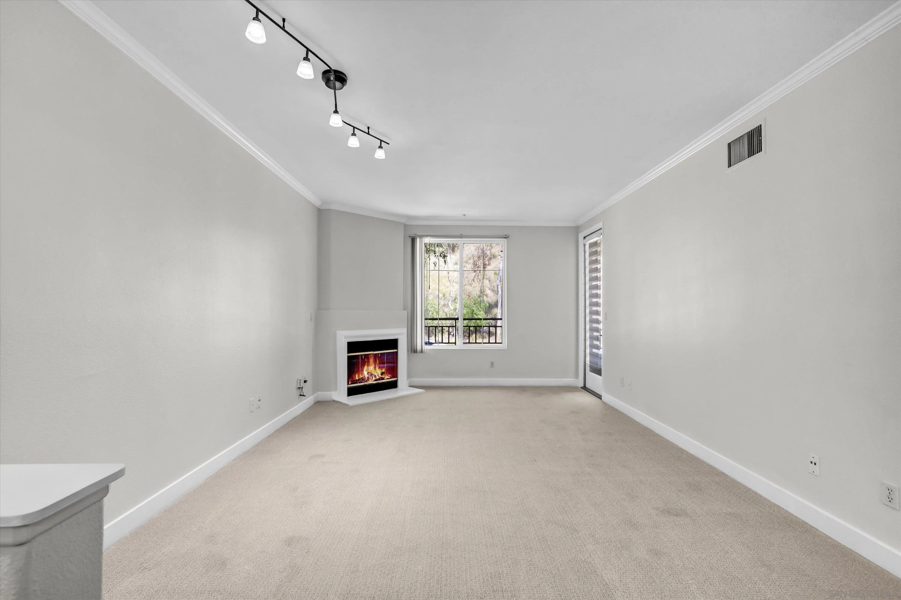 Photo #3: 260012345 Listing: Photo #3