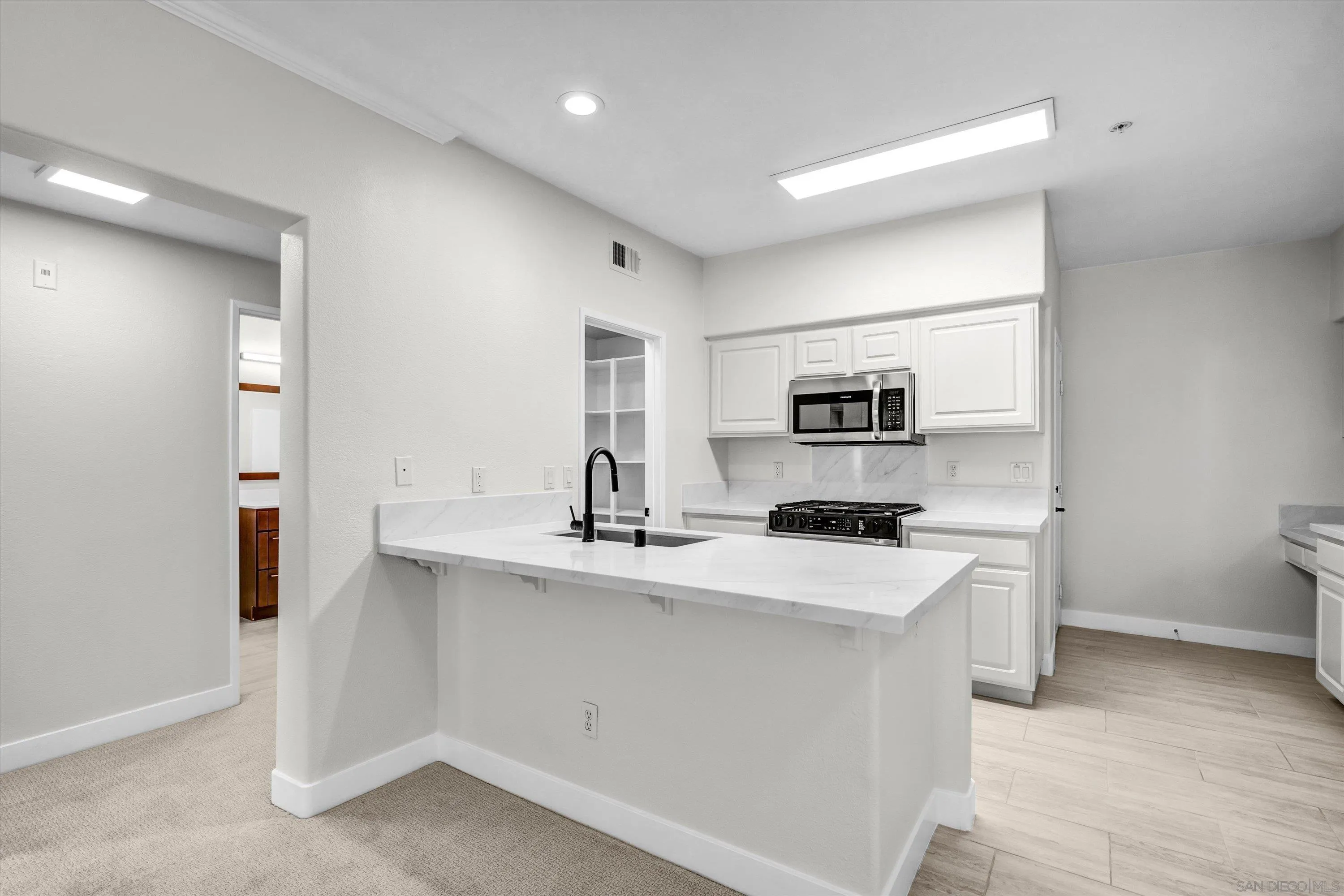 Photo #9: 260012345 Listing: Photo #9