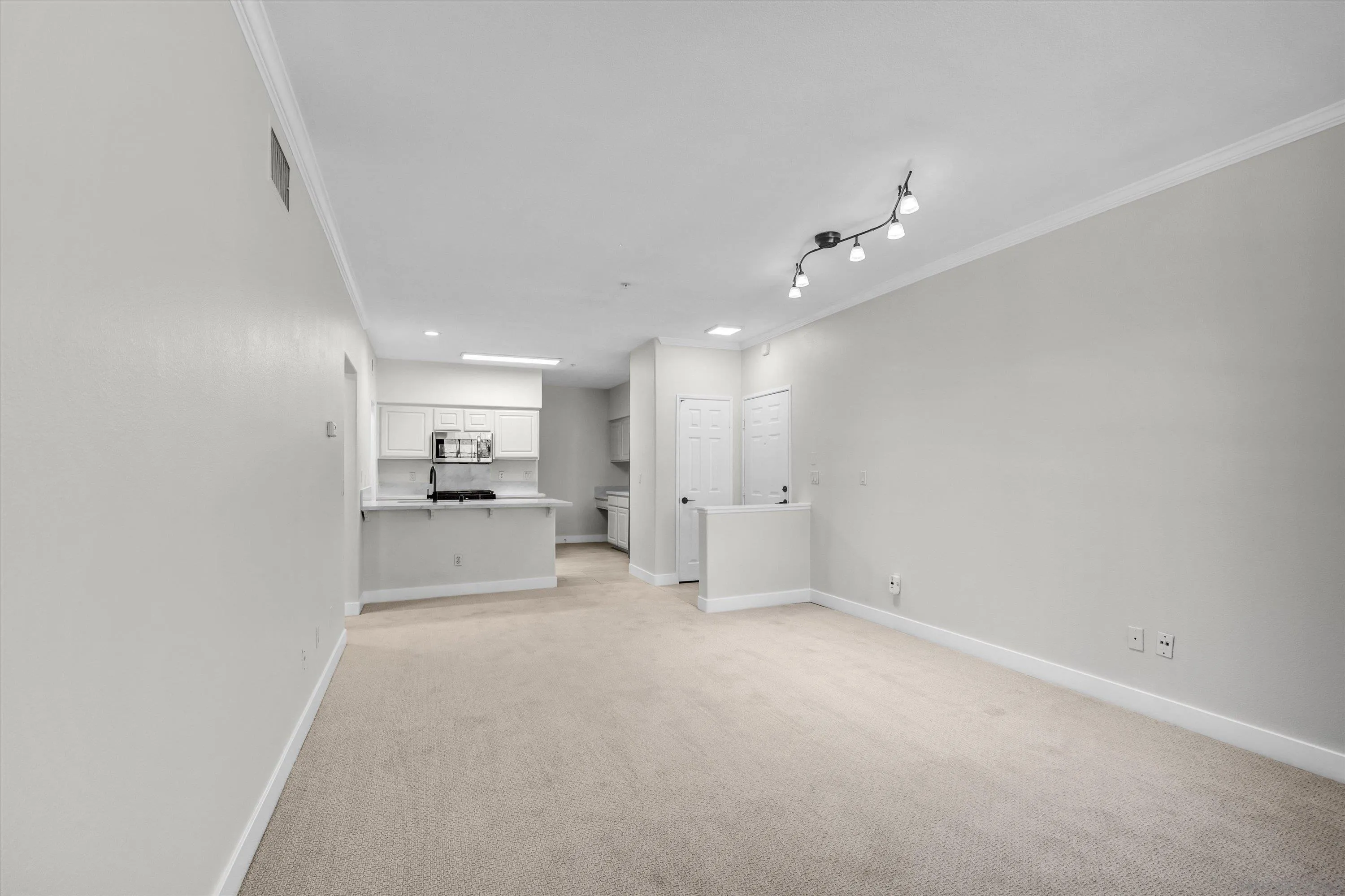 Photo #6: 260012345 Listing: Photo #6
