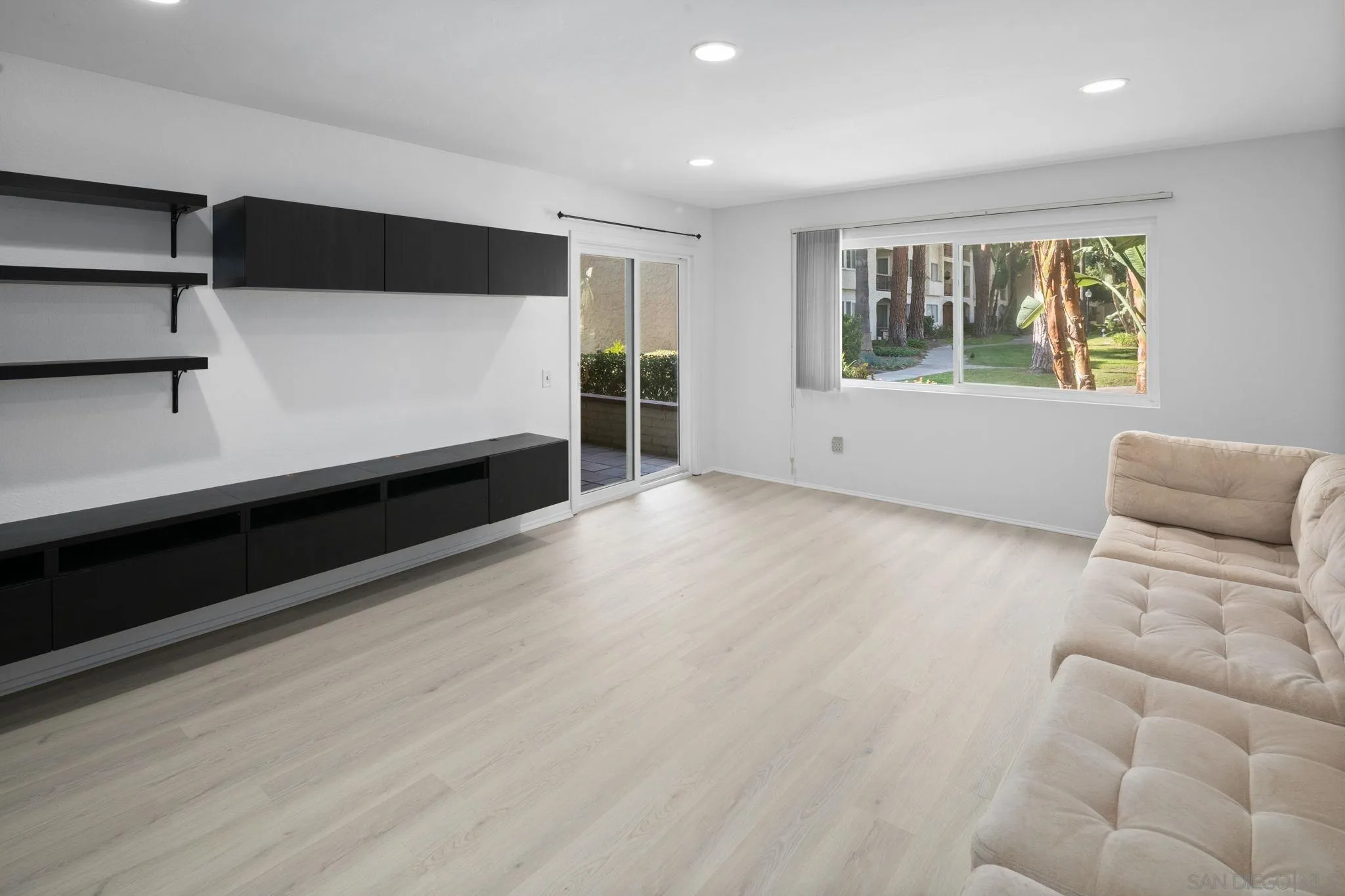 https://cdn.realtyfeed.com/cdn/127/260012346/5527ba349e8bcb454f52abded3f21721.webp