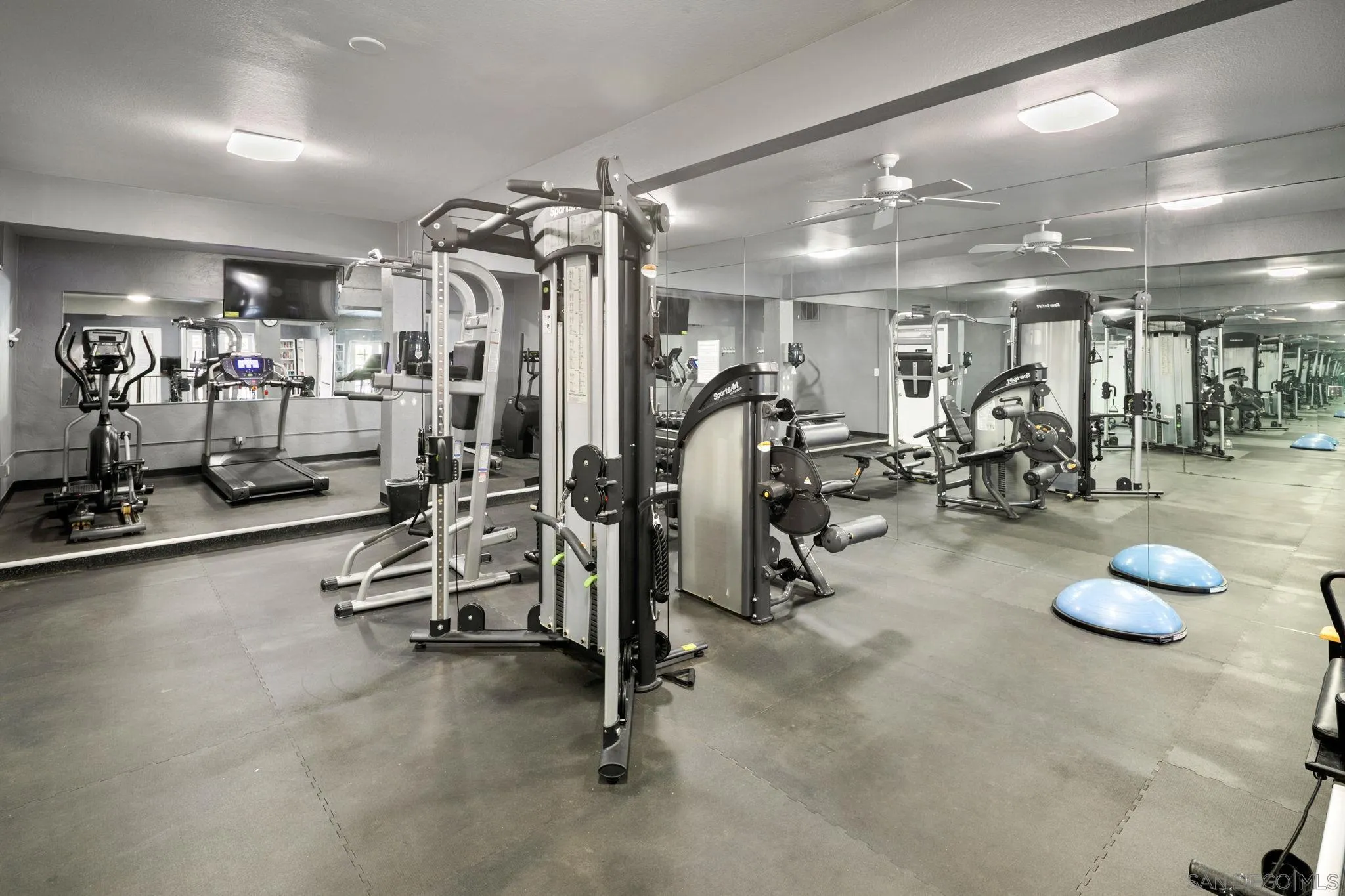 https://cdn.realtyfeed.com/cdn/127/260012346/9a4594ac1ecab9396174df401f4ac00f.webp