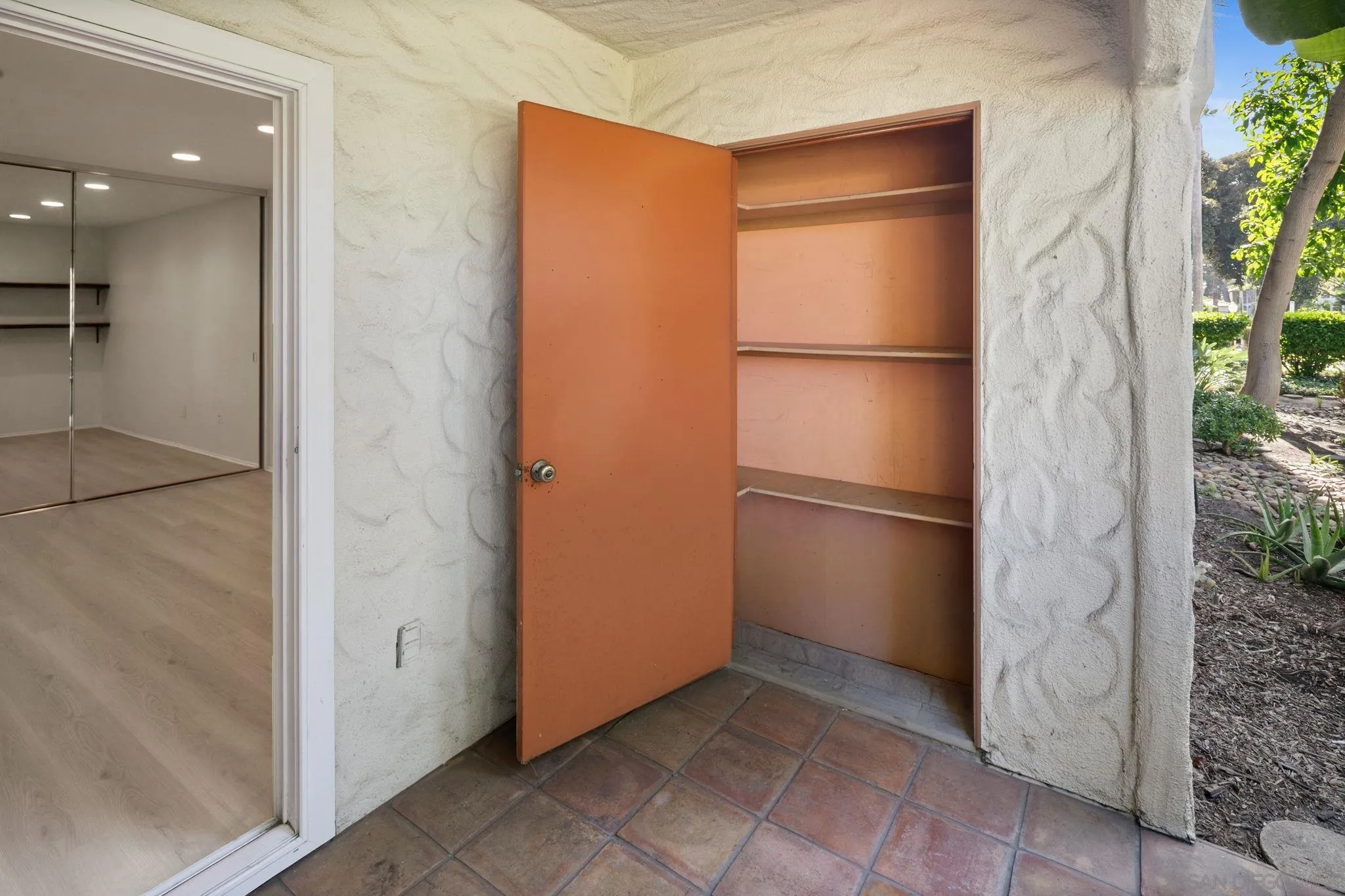 https://cdn.realtyfeed.com/cdn/127/260012346/f104d23e5b158d56af4423560f0801ff.webp
