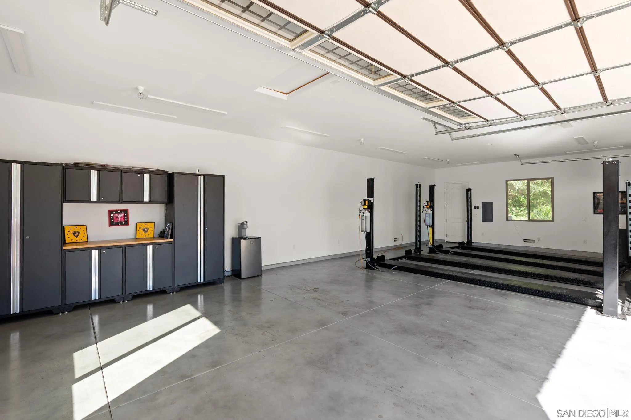 https://cdn.realtyfeed.com/cdn/127/260012348/371c7cc91f4559a244d61052415a81bd.webp