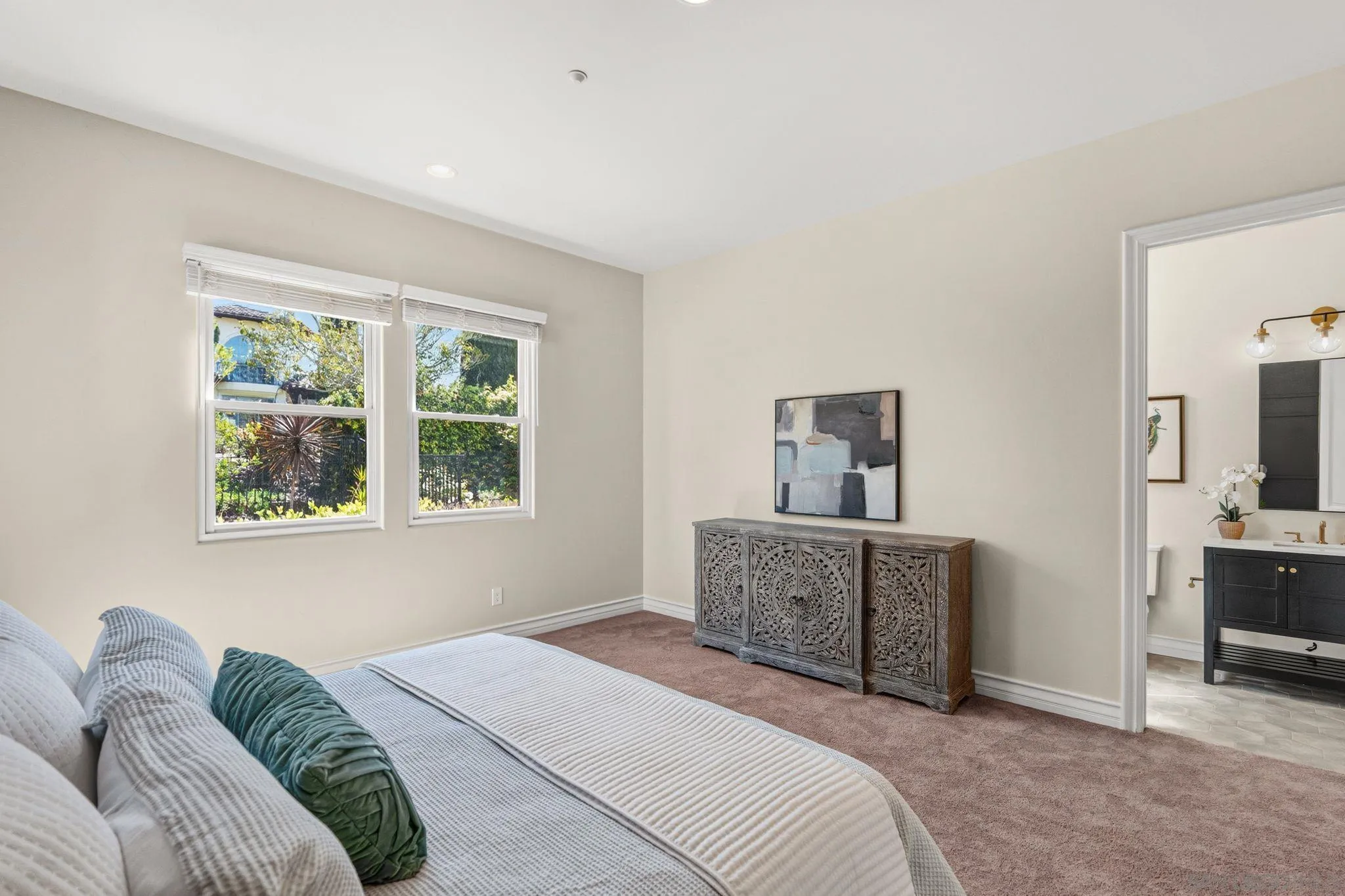https://cdn.realtyfeed.com/cdn/127/260012348/639c37a4e8c86adfb92b3f5cc7e87df3.webp
