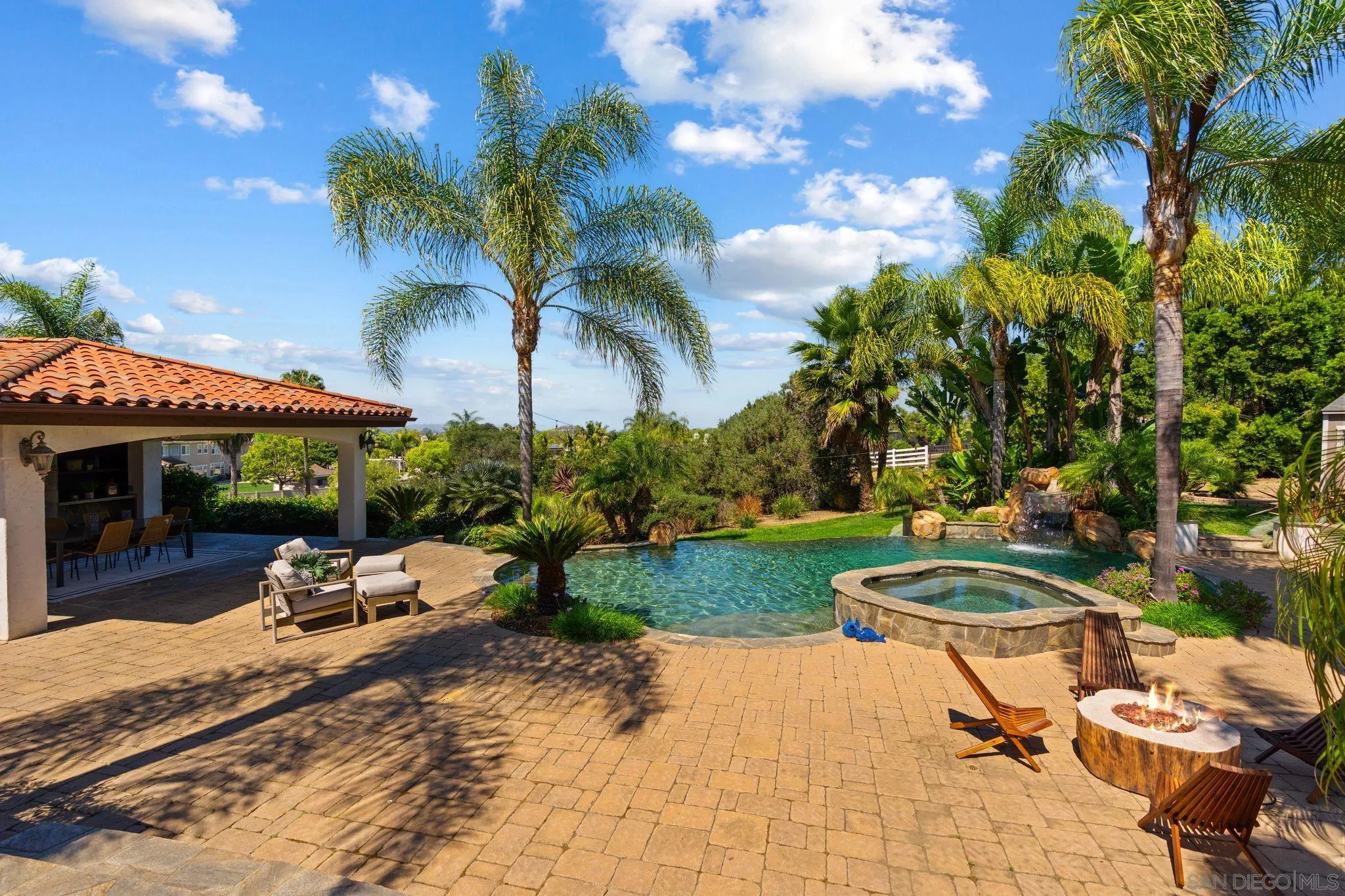 https://cdn.realtyfeed.com/cdn/127/260012348/8f9a2f62952a530ab31ebdfa7eb99794.webp