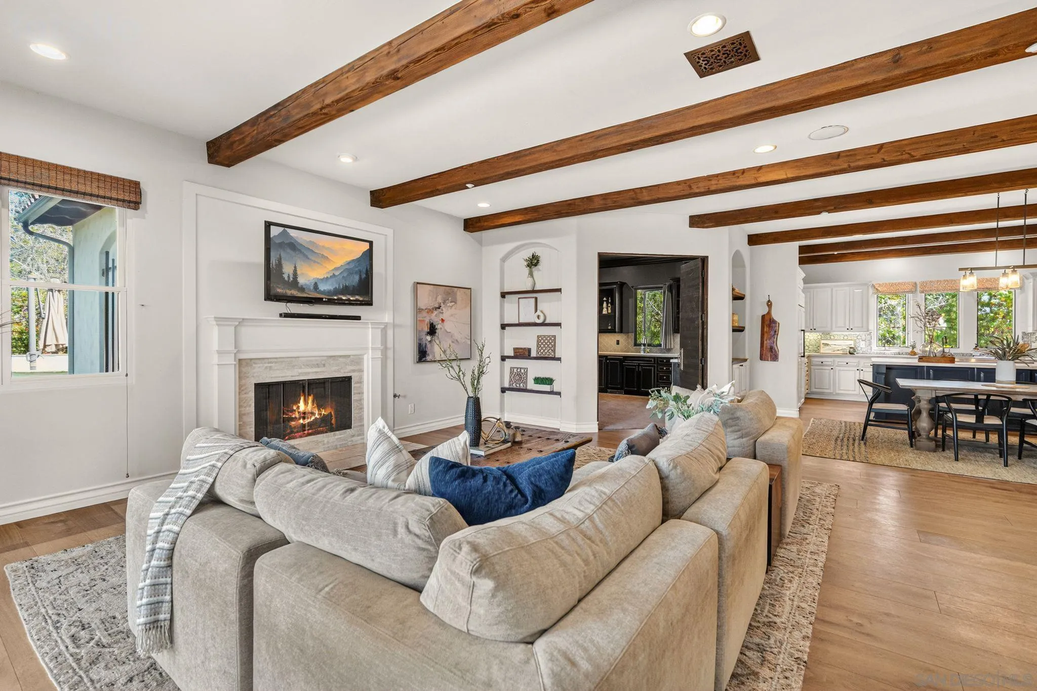 https://cdn.realtyfeed.com/cdn/127/260012348/9c6ae35cd81d25ccf3a5e11b0b35d8c7.webp