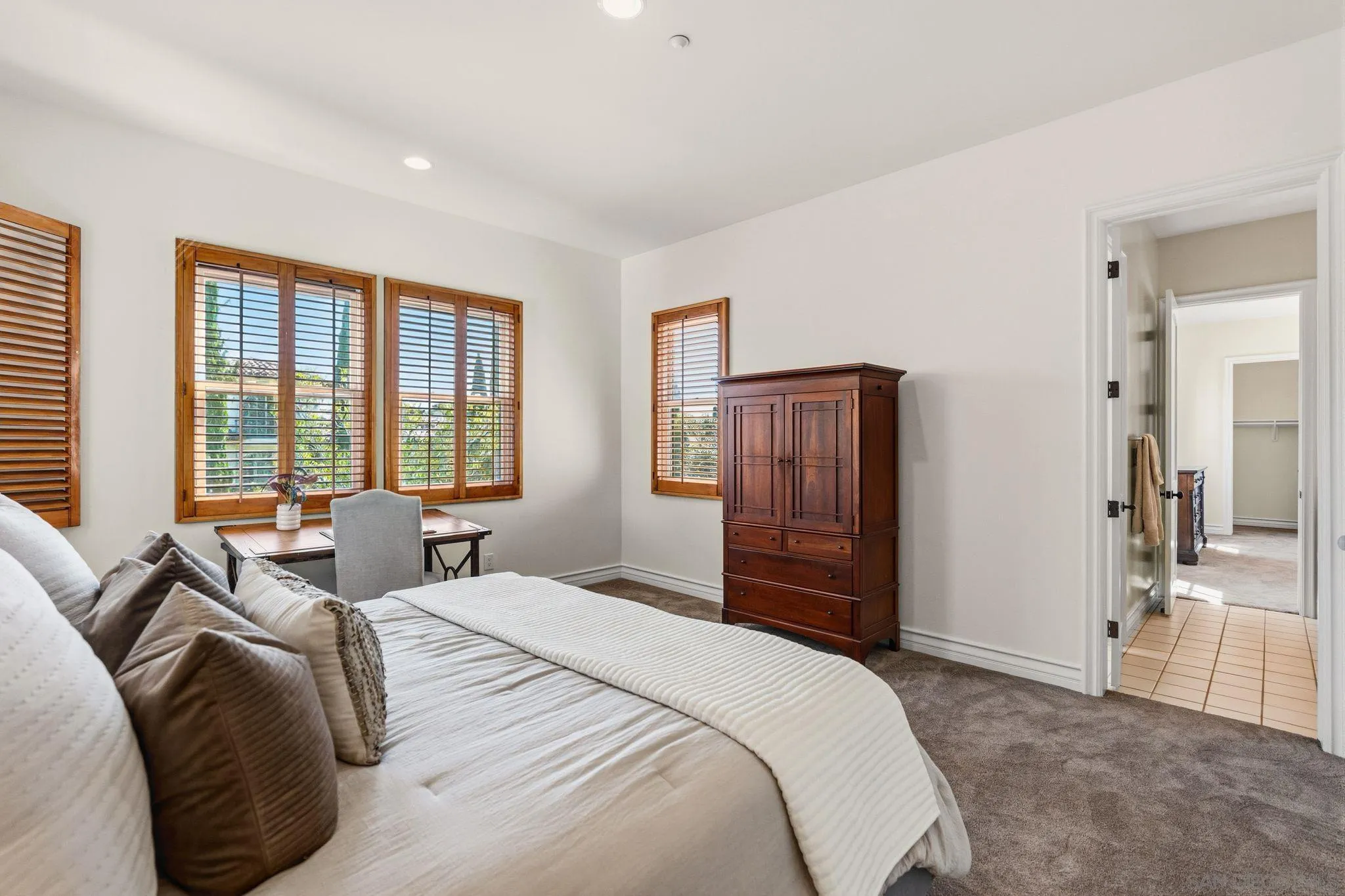 https://cdn.realtyfeed.com/cdn/127/260012348/b528f85c176b86e6392acfa9f9445370.webp