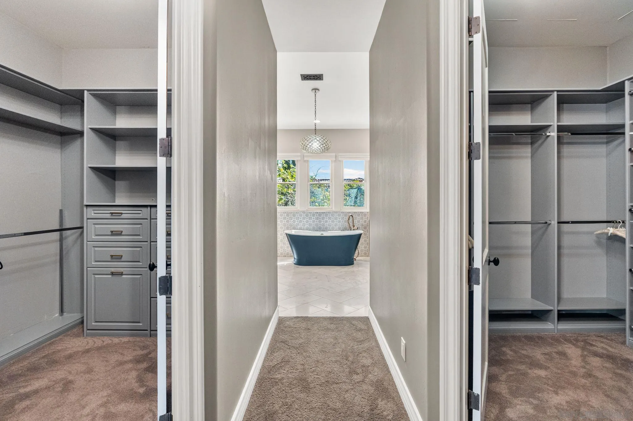 https://cdn.realtyfeed.com/cdn/127/260012348/bcb1c13997f46145e8be616803c2d53b.webp