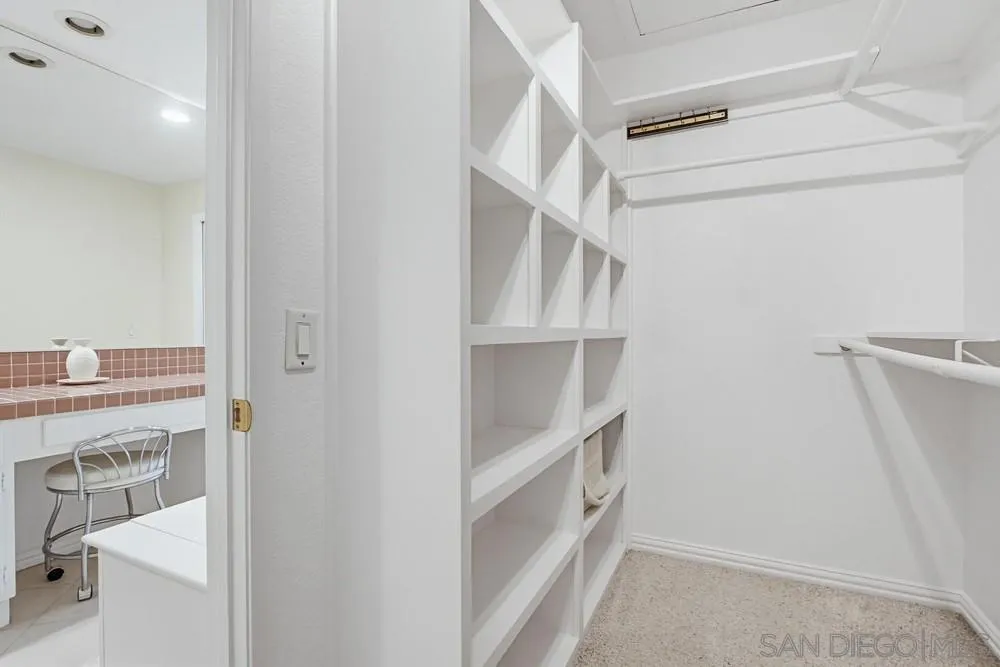 https://cdn.realtyfeed.com/cdn/127/260012349/244bc438d4c8e77c16b2f2c3e43d3954.webp