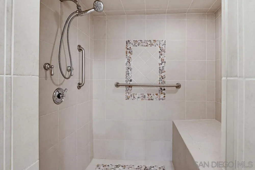 https://cdn.realtyfeed.com/cdn/127/260012349/2991f40647ba0bbcaacec3e3202f9634.webp