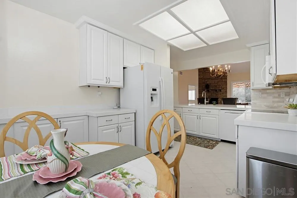 https://cdn.realtyfeed.com/cdn/127/260012349/2dab756037abfa9888a114f6f9031054.webp