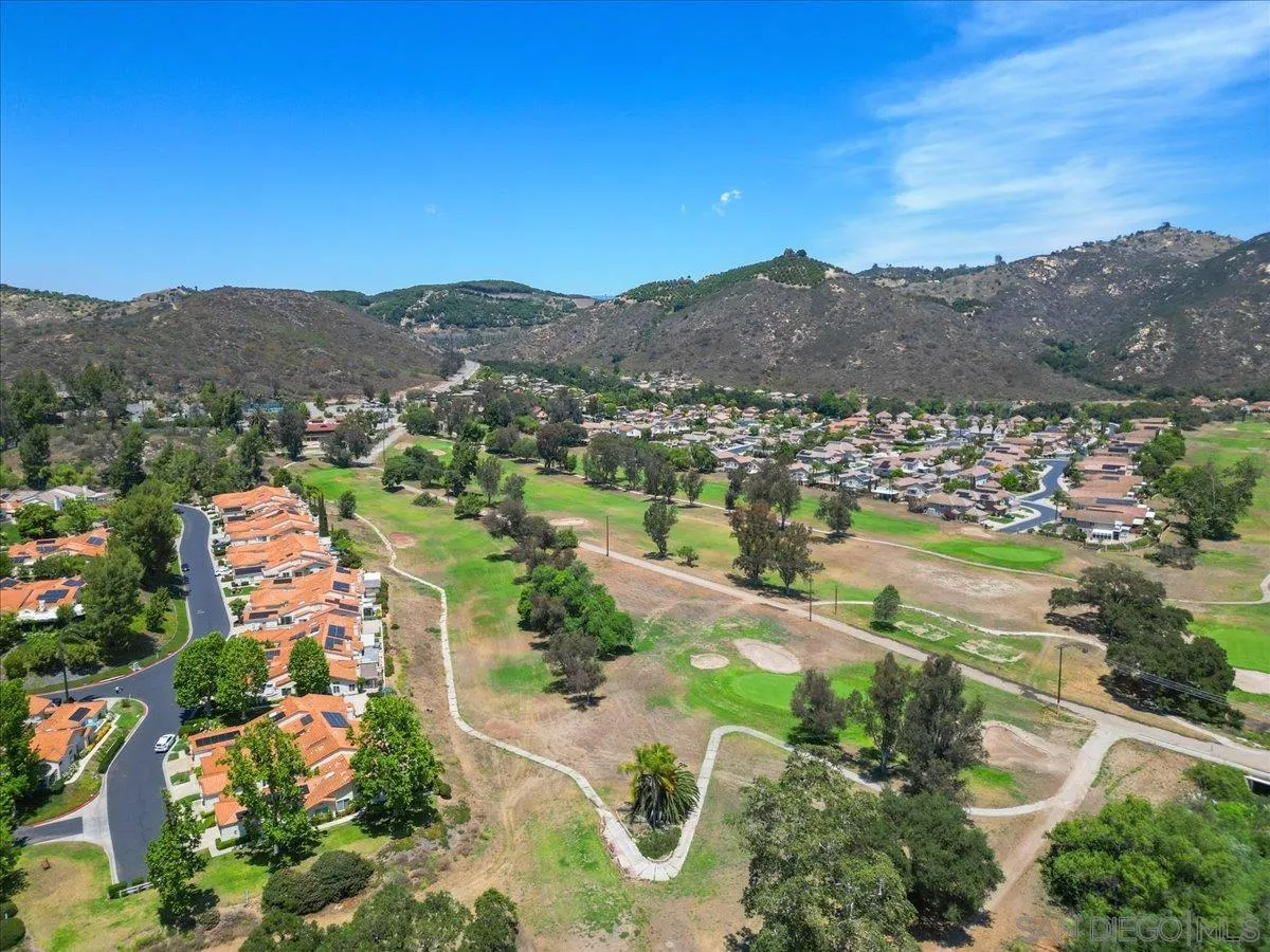 29549 Circle R Greens Dr., Escondido, CA 92026 - Photo 4 of 49, Escondido, CA