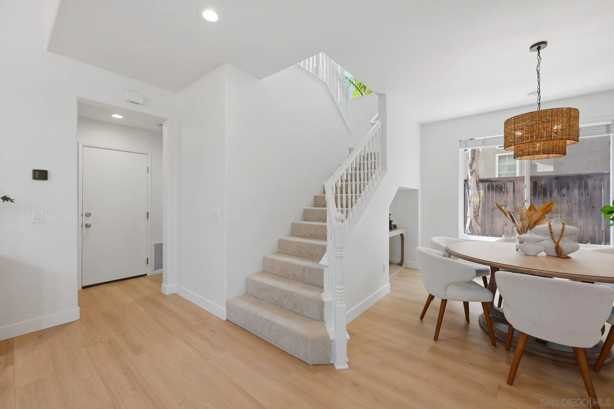 https://cdn.realtyfeed.com/cdn/127/260012354/0714432aced1baf6f1cdf3c35753f742.webp