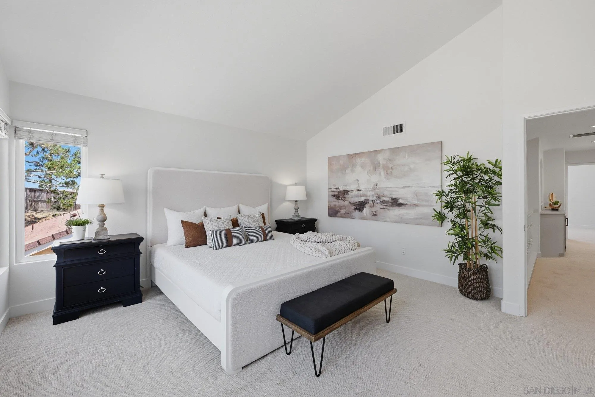 https://cdn.realtyfeed.com/cdn/127/260012354/41f365f96db05b50fcc81554882a6a42.webp