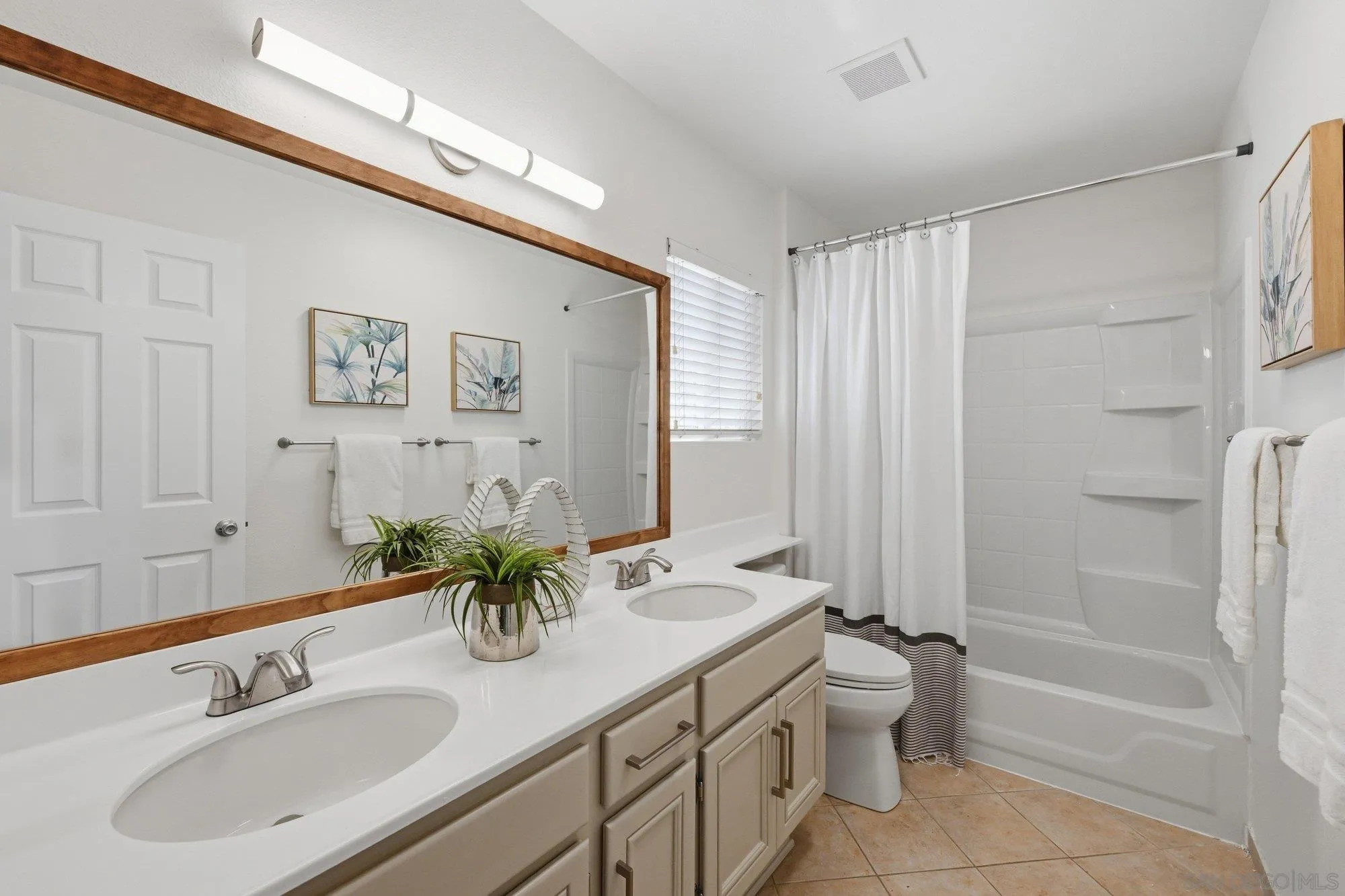 https://cdn.realtyfeed.com/cdn/127/260012354/4a5ed13832ed60f55e64a87825df9750.webp