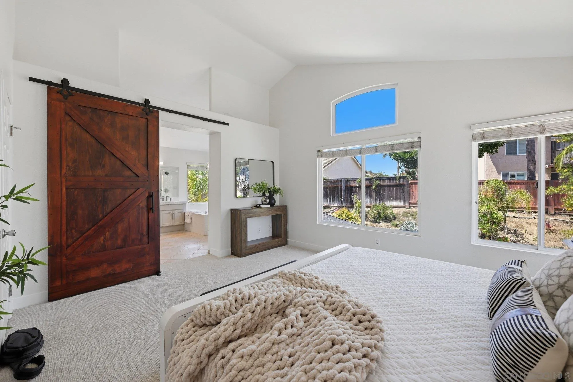 https://cdn.realtyfeed.com/cdn/127/260012354/cc07a510e73ba7bea1b1a1c922e0956d.webp