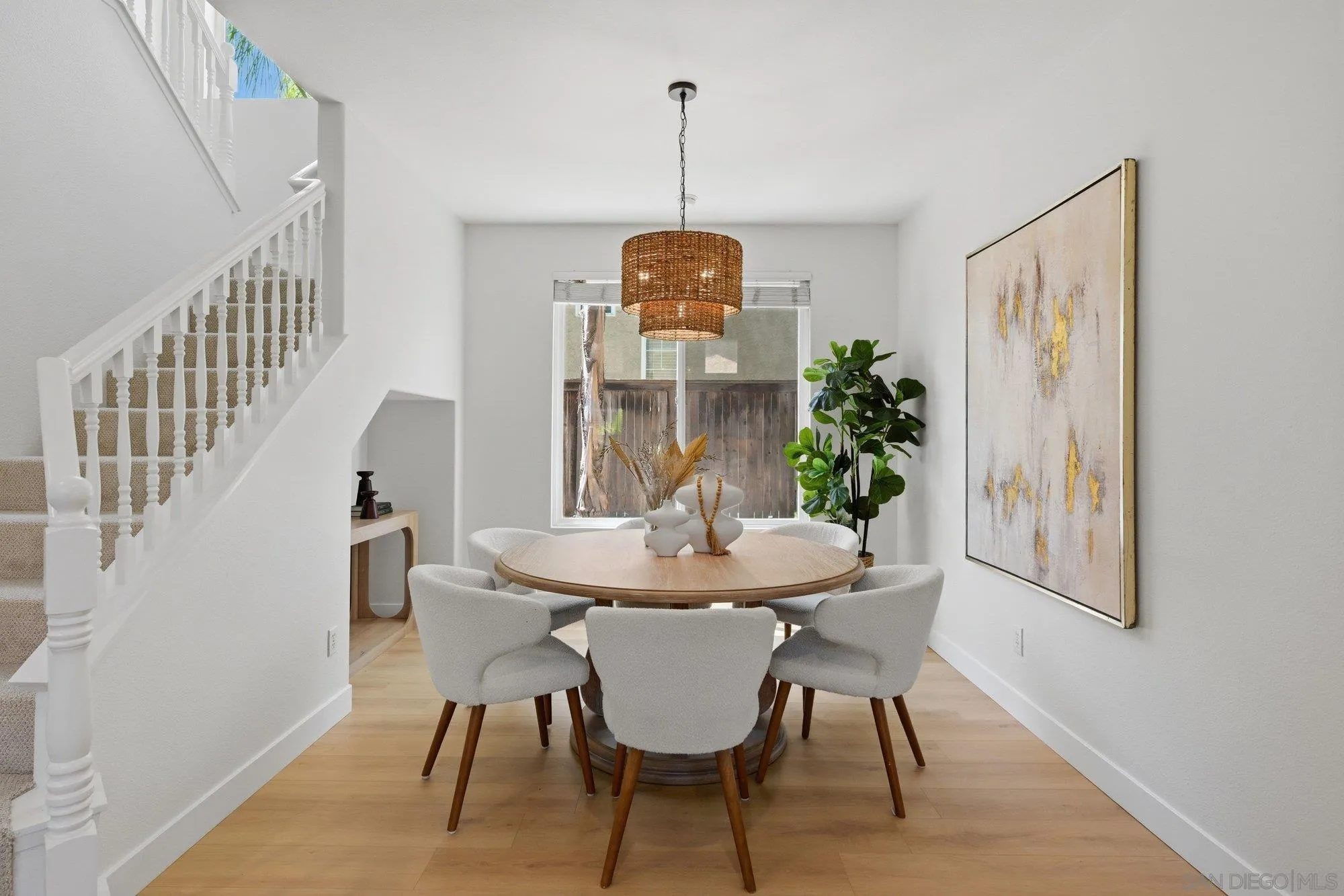 https://cdn.realtyfeed.com/cdn/127/260012354/e6fb8dad1db6ef24e55eac8589a419d2.webp
