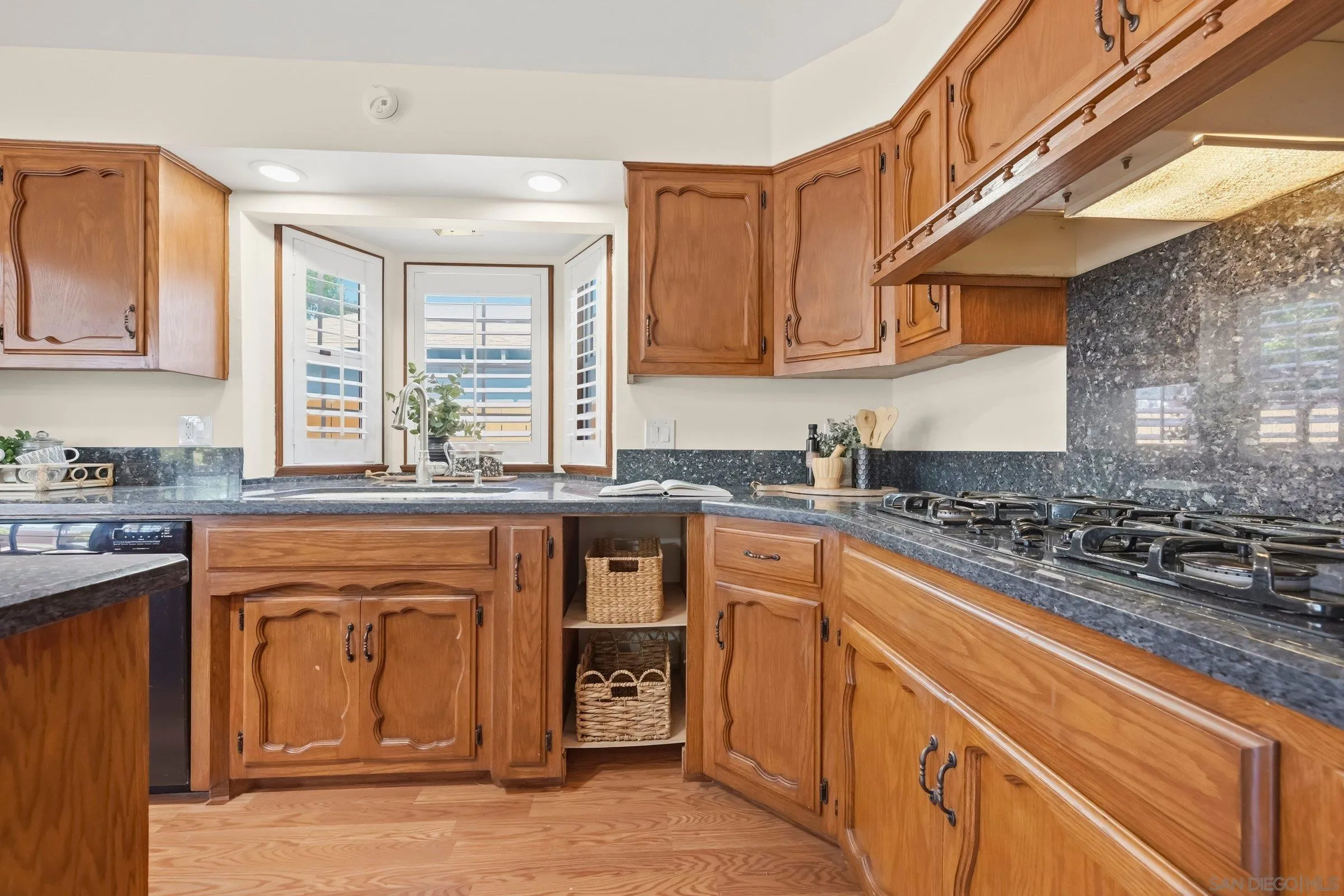 https://cdn.realtyfeed.com/cdn/127/260012364/0ec4abb0153f66d8f058a35bfd6e7629.webp