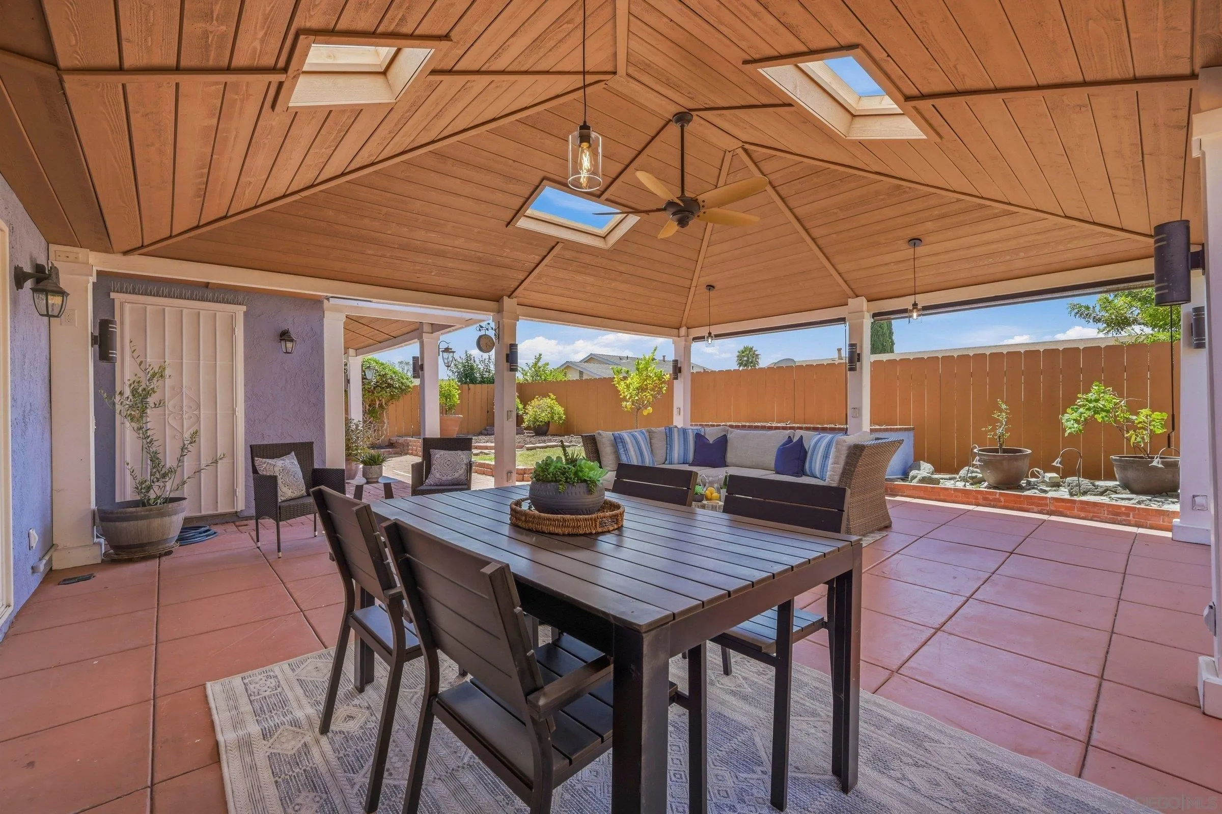 https://cdn.realtyfeed.com/cdn/127/260012364/21c023c0ee5af9f3b92f4991b1e601a2.webp