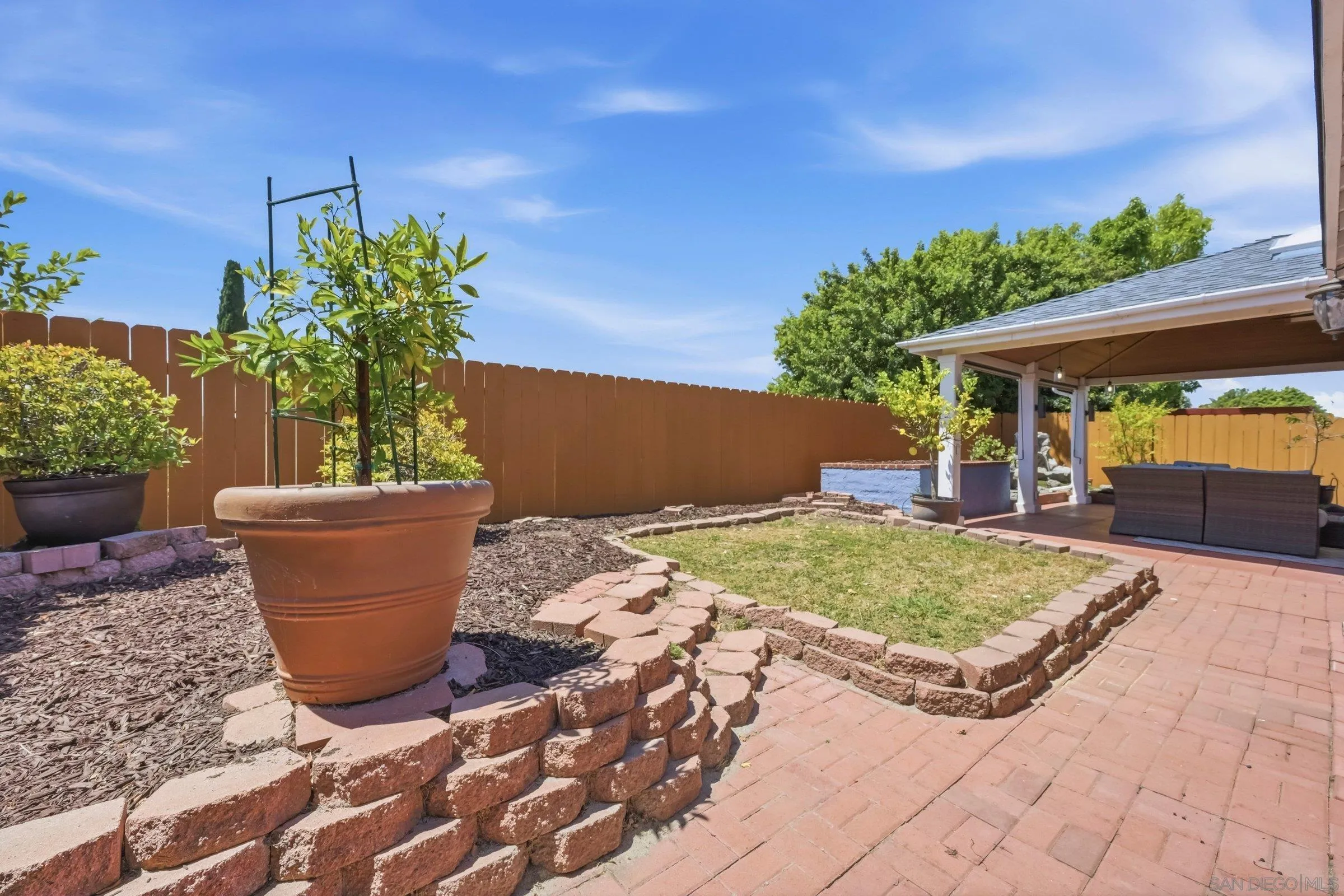 https://cdn.realtyfeed.com/cdn/127/260012364/22668770cf882b7f7c30139980b63ecf.webp