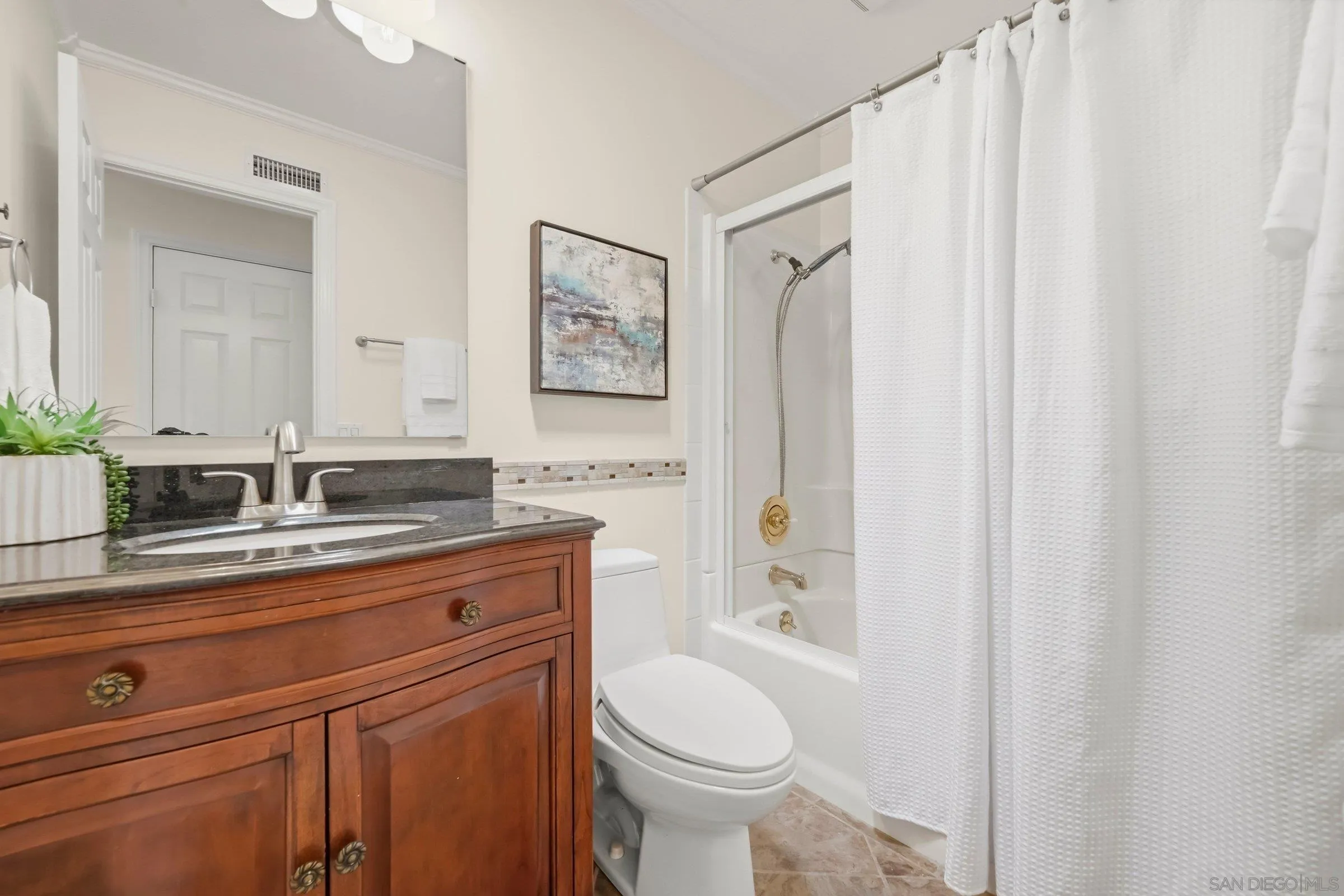 https://cdn.realtyfeed.com/cdn/127/260012364/44865f31919a3d8e77c52c943b1e077a.webp