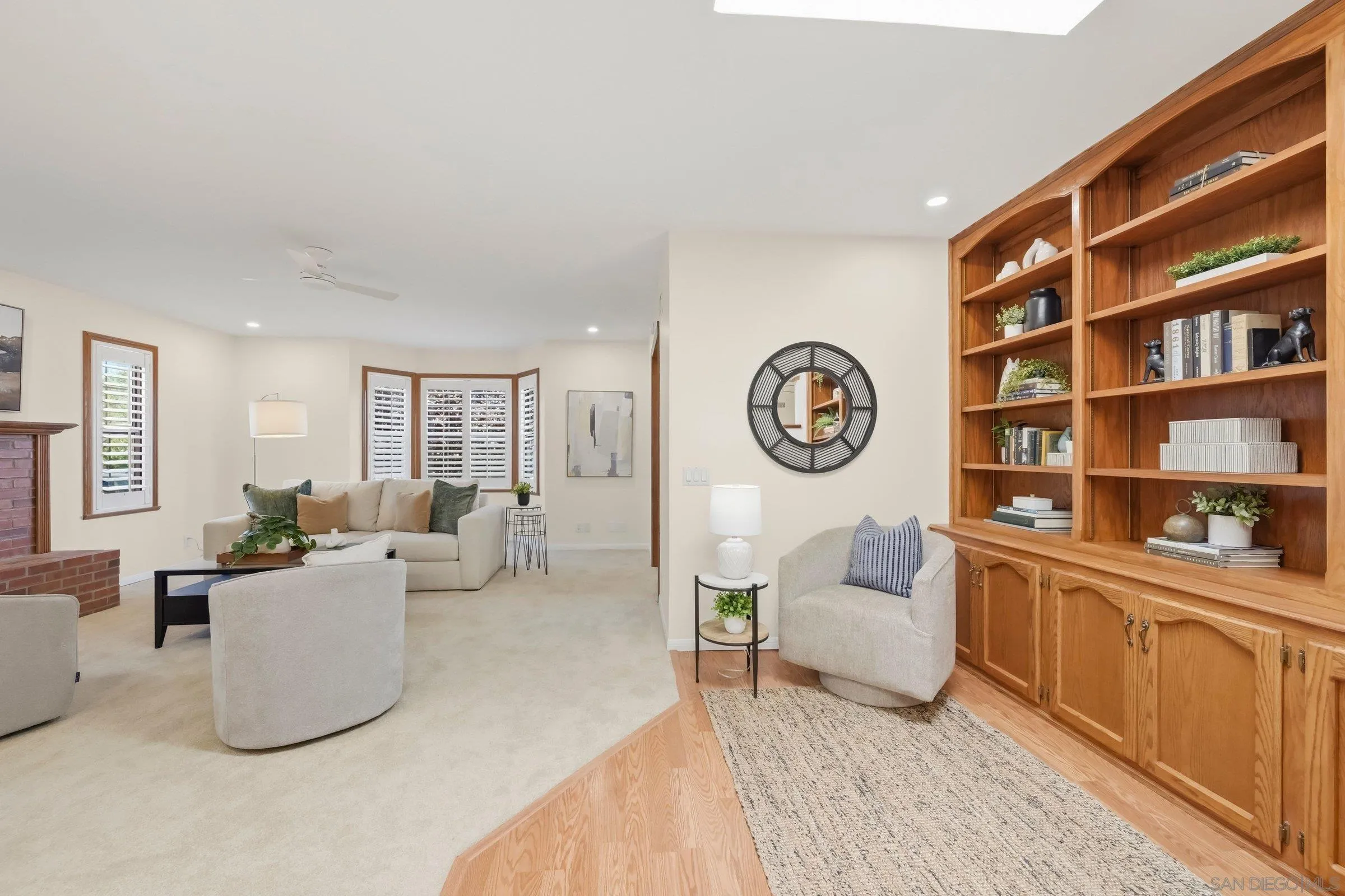https://cdn.realtyfeed.com/cdn/127/260012364/7ba2afd43d39a4cab7f3bd670388fdbb.webp